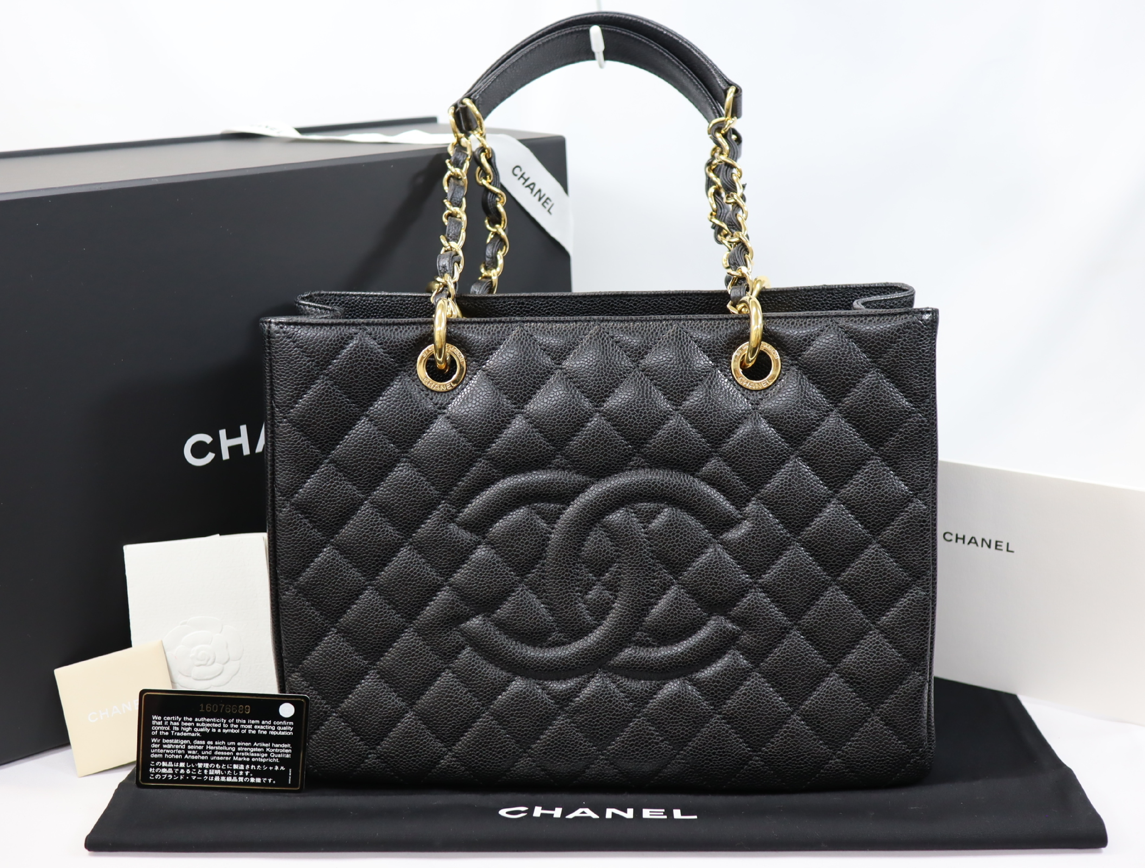GST Caviar Skin Chain Tote Bag, Black, Serial Number 16-series, Gold Hardware, A50995