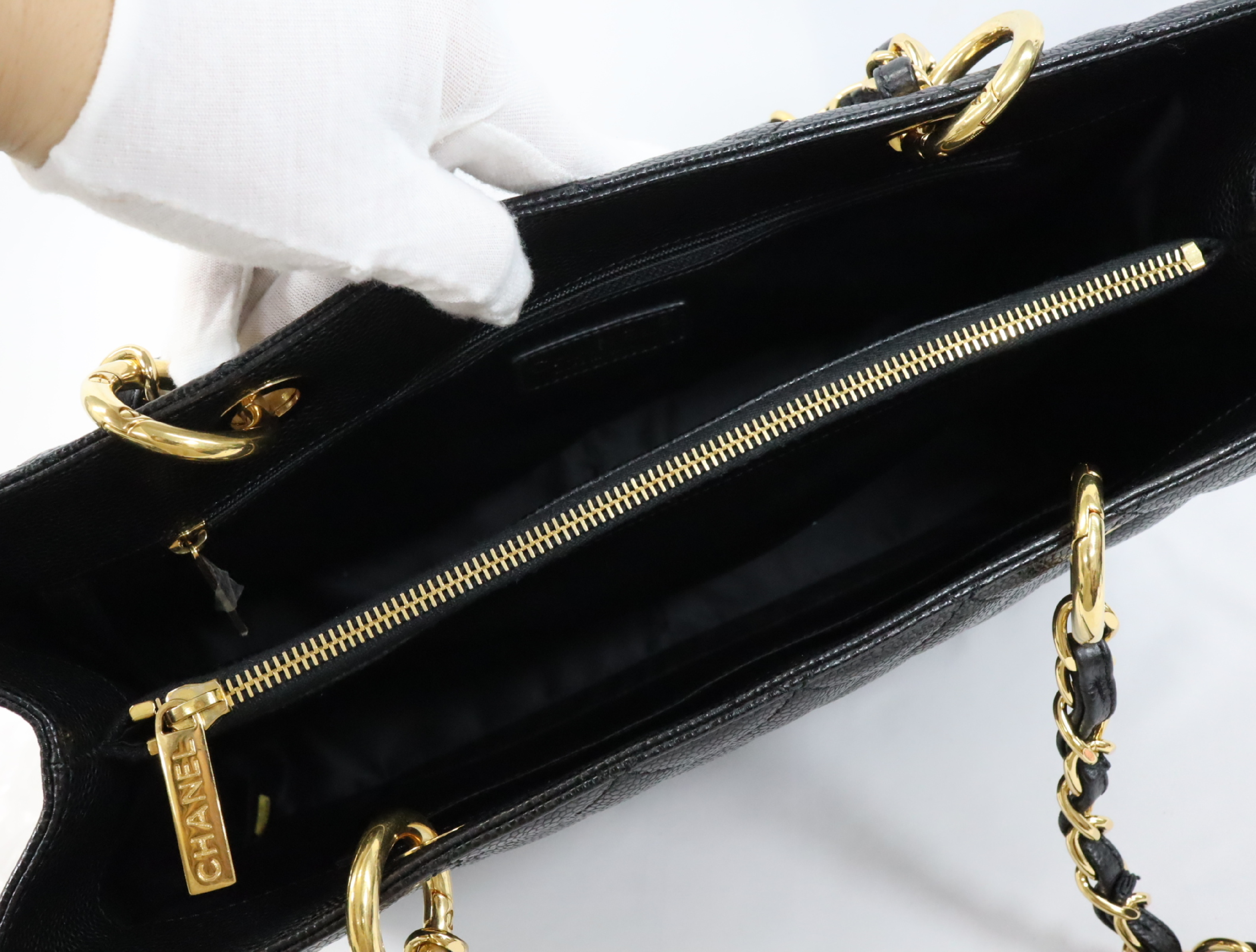 GST Caviar Skin Chain Tote Bag, Black, Serial Number 16-series, Gold Hardware, A50995 — view 14