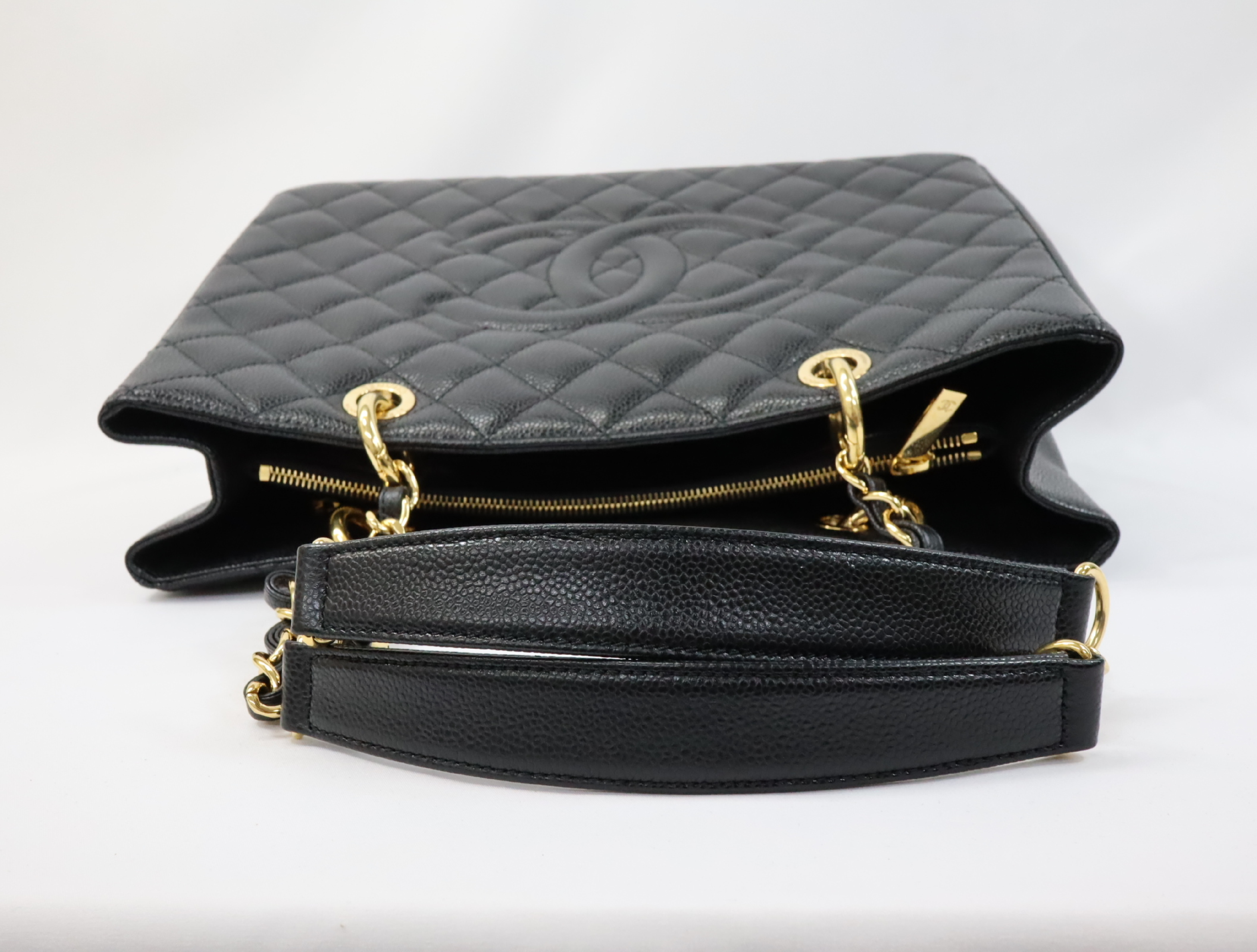 GST Caviar Skin Chain Tote Bag, Black, Serial Number 16-series, Gold Hardware, A50995 — view 10