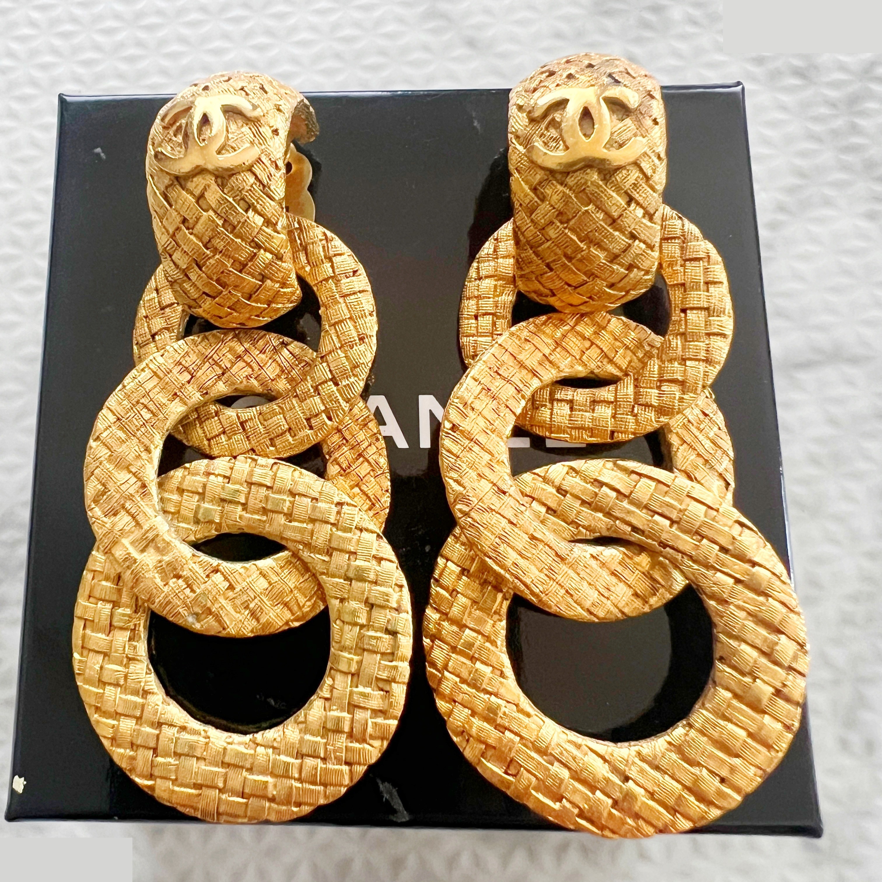 Matelassé triple ring with Coco Mark earrings — view 2