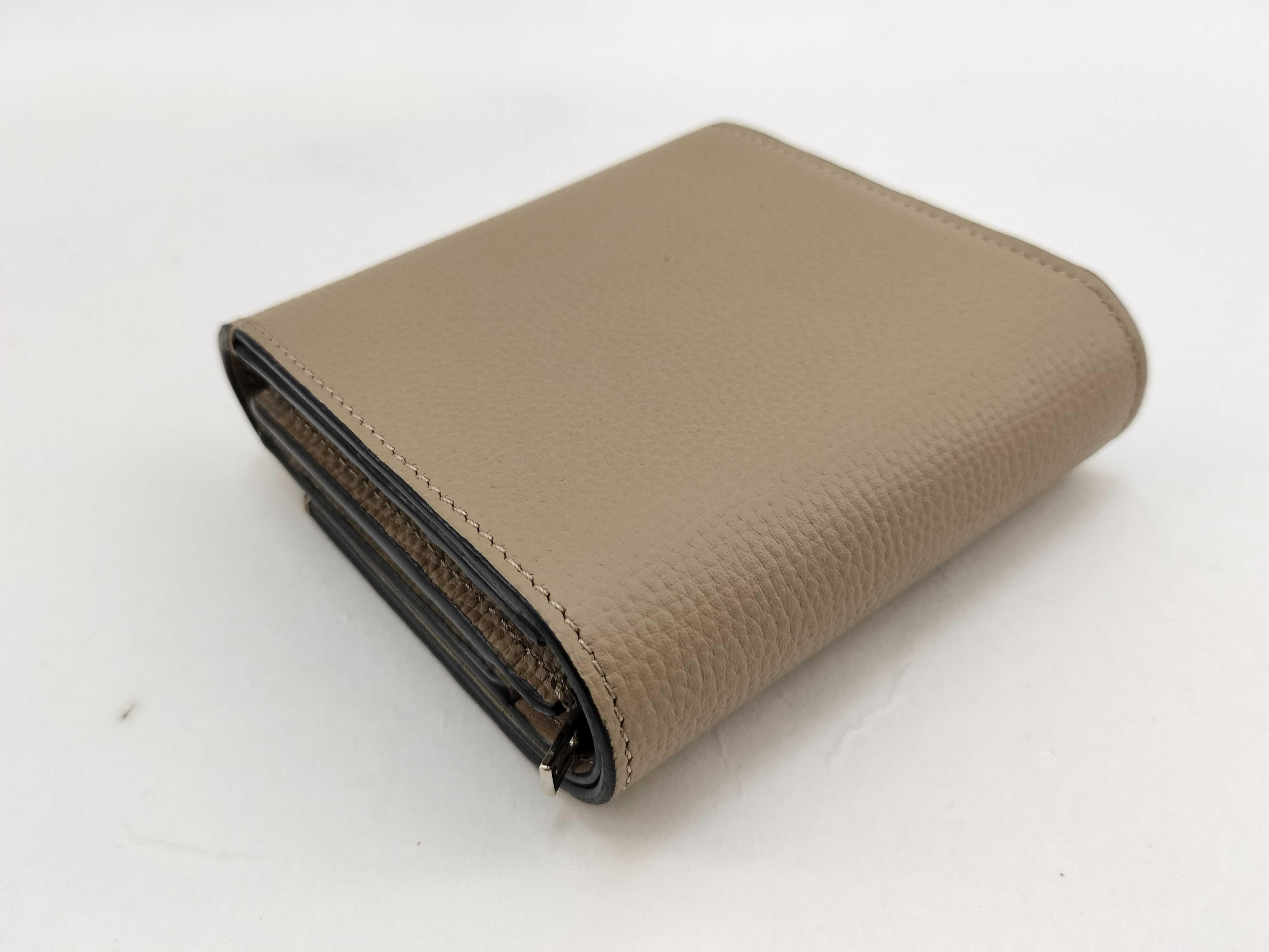 bi-fold wallet, greige, with dust bag and box. — view 7