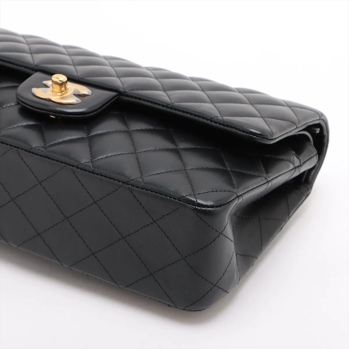 [Individually wrapped] Chanel Matelasse 25 Lambskin Double Flap Double Chain Bag Black Gold Hardware 30915323 30s A01112 — view 3