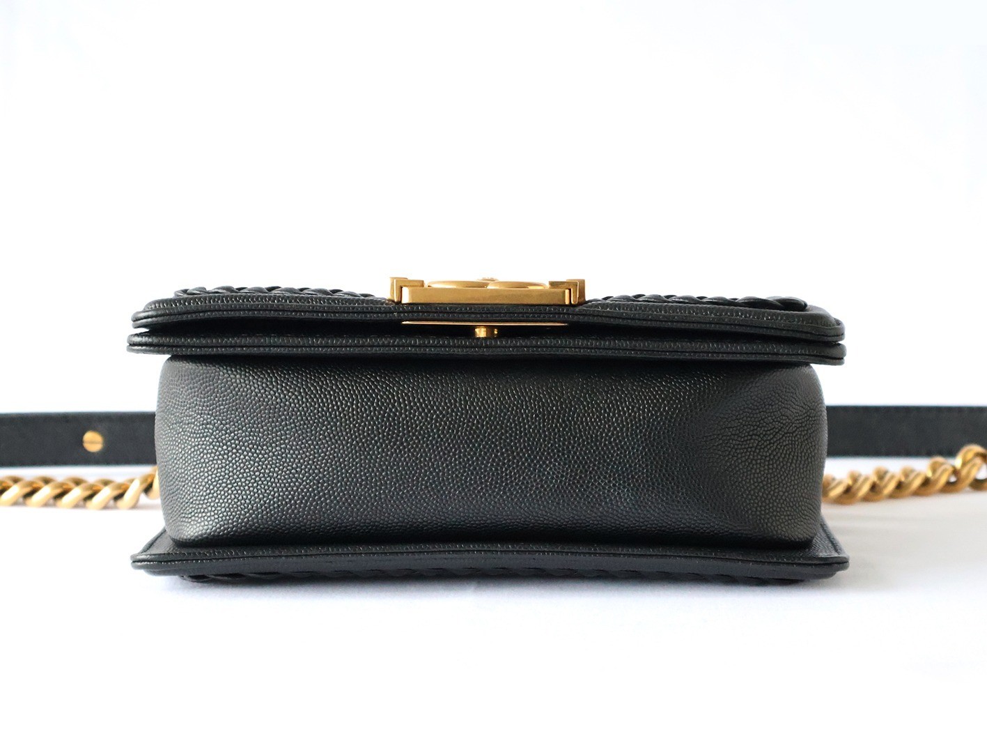 Caviar leather V-stitch Boy Chanel 20 chain shoulder bag, black — view 5