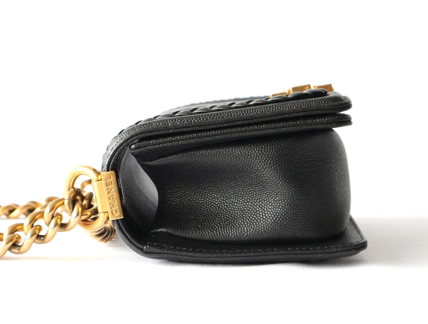 Caviar leather V-stitch Boy Chanel 20 chain shoulder bag, black — view 6