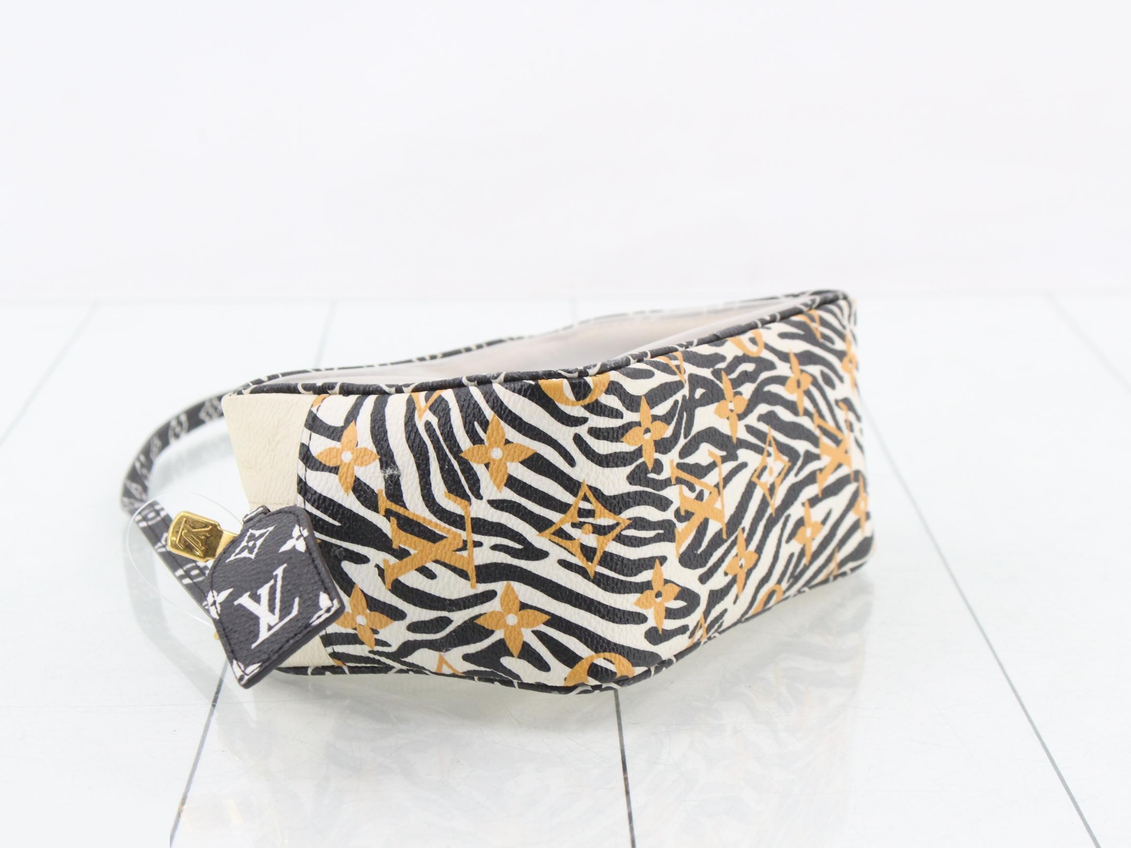 Monogram Jungle Beach Pouch Shoulder Pouch — view 5