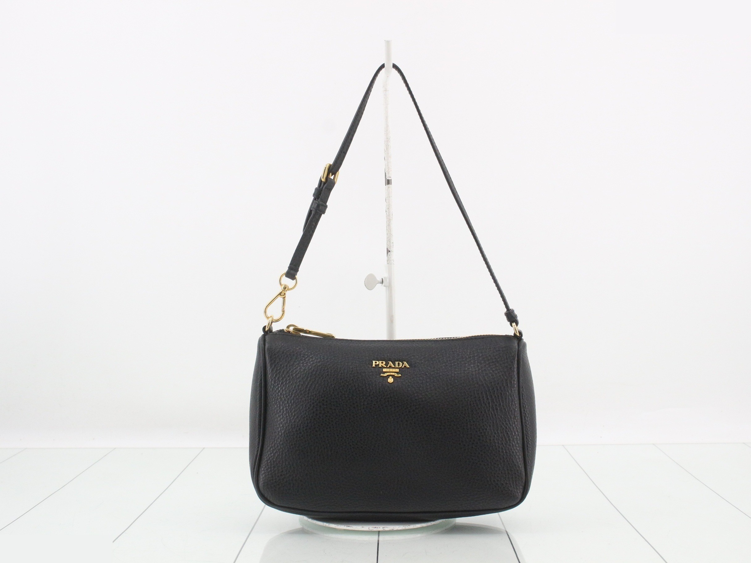 Vitello Daino Leather One-Shoulder Bag, Black, with Box and Guarantee Card