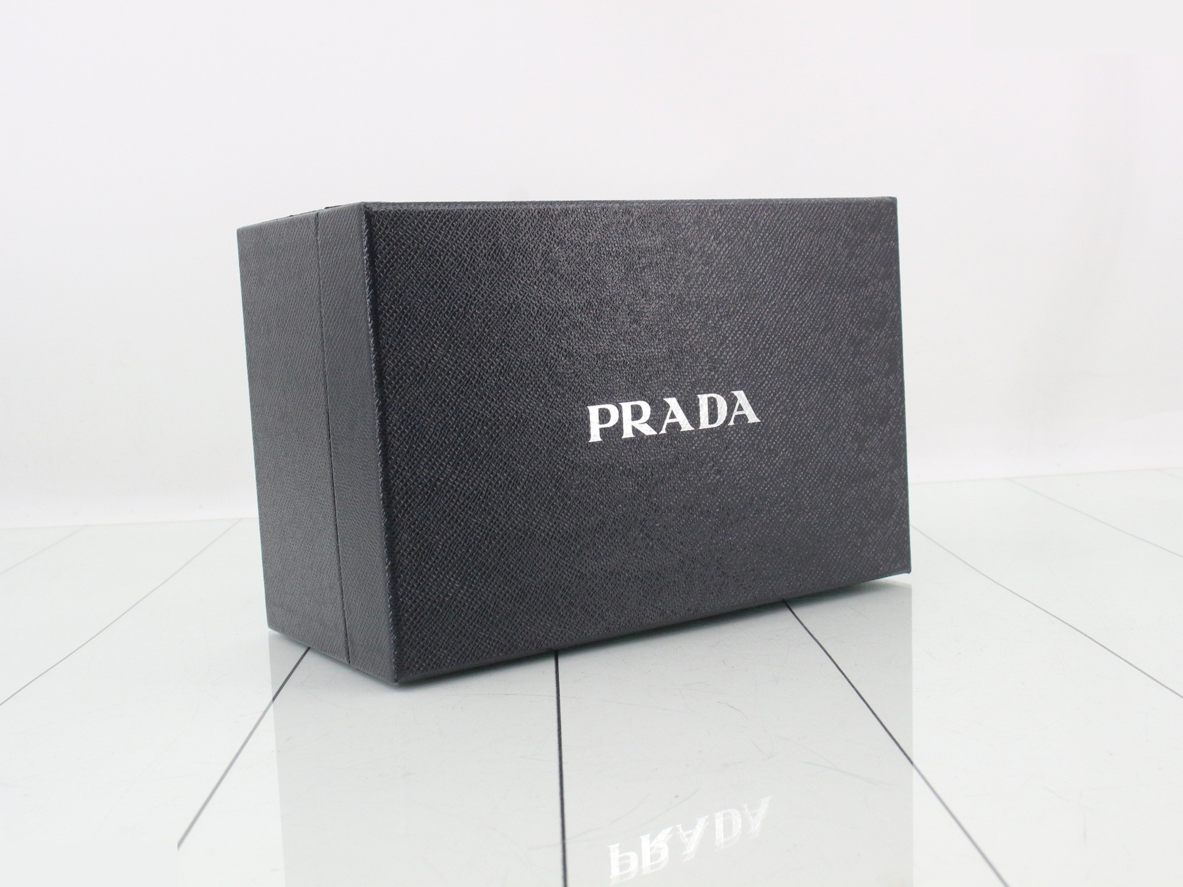 Vitello Daino Leather One-Shoulder Bag, Black, with Box and Guarantee Card — view 3