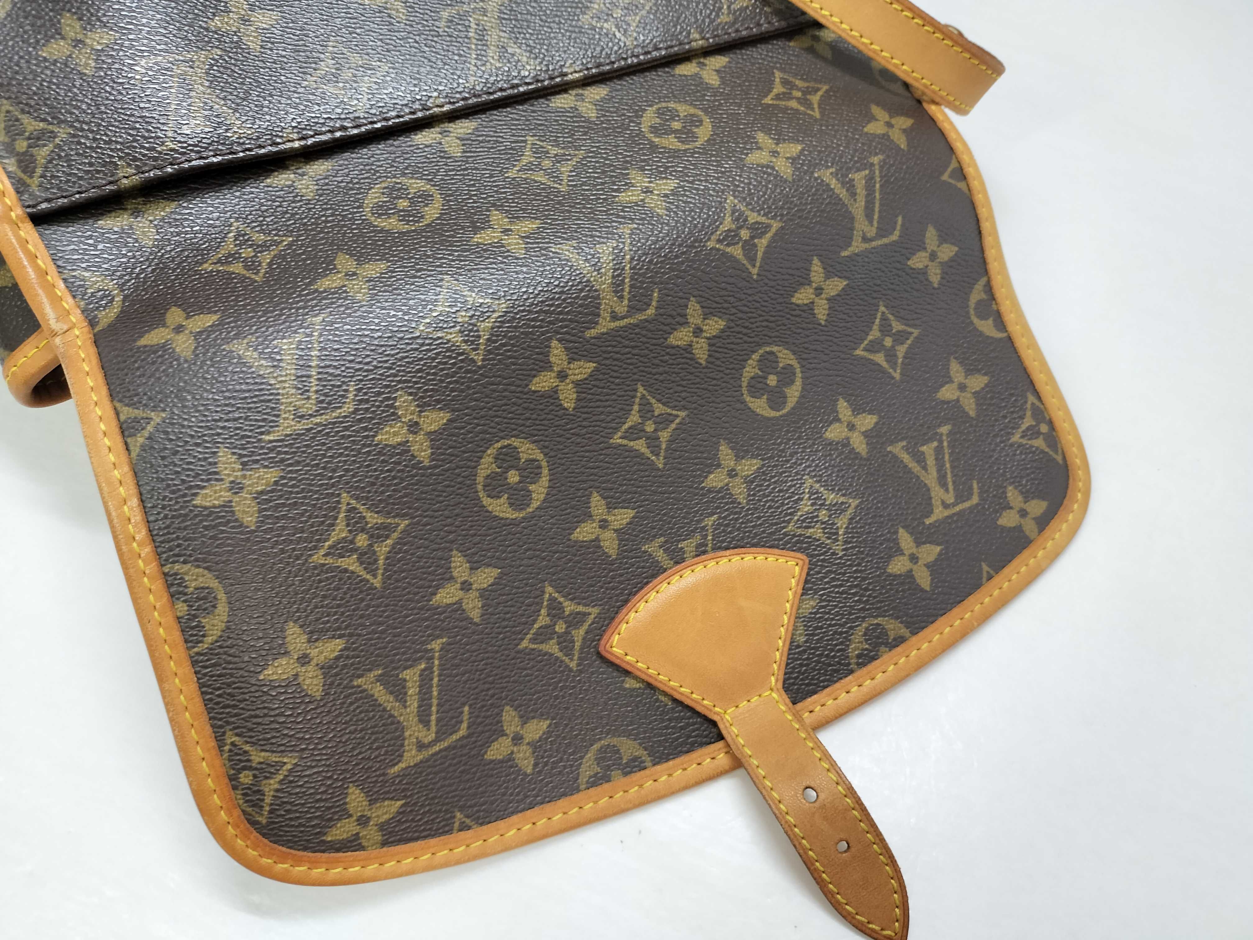 Monogram Louis Vuitton Sologne Shoulder Bag Monogram M42250 Shoulder Bag — view 14