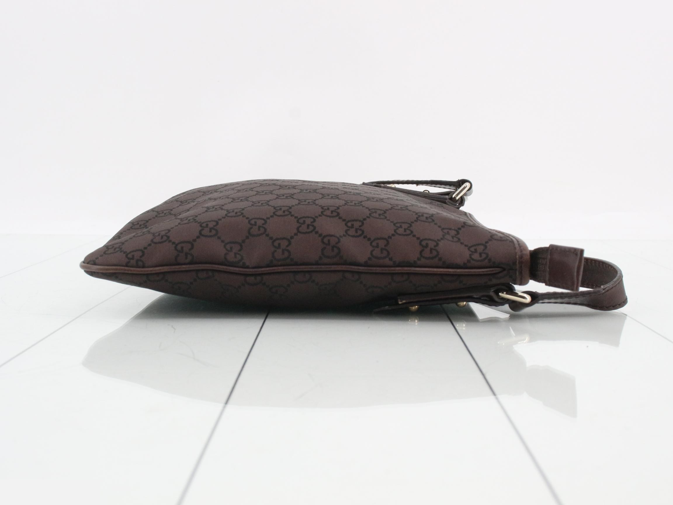 GG Canvas Shoulder Bag — view 3