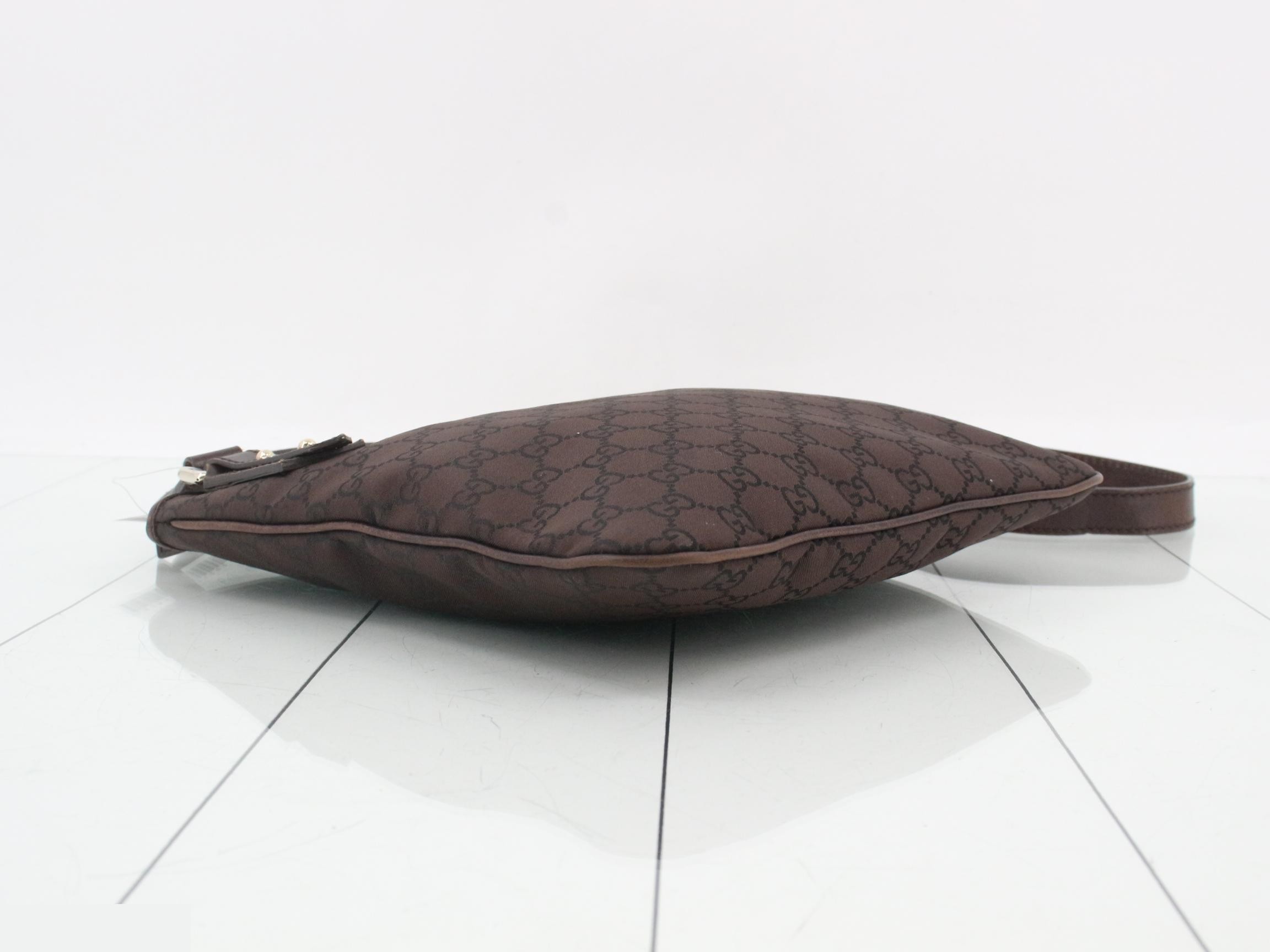 GG Canvas Shoulder Bag — view 5