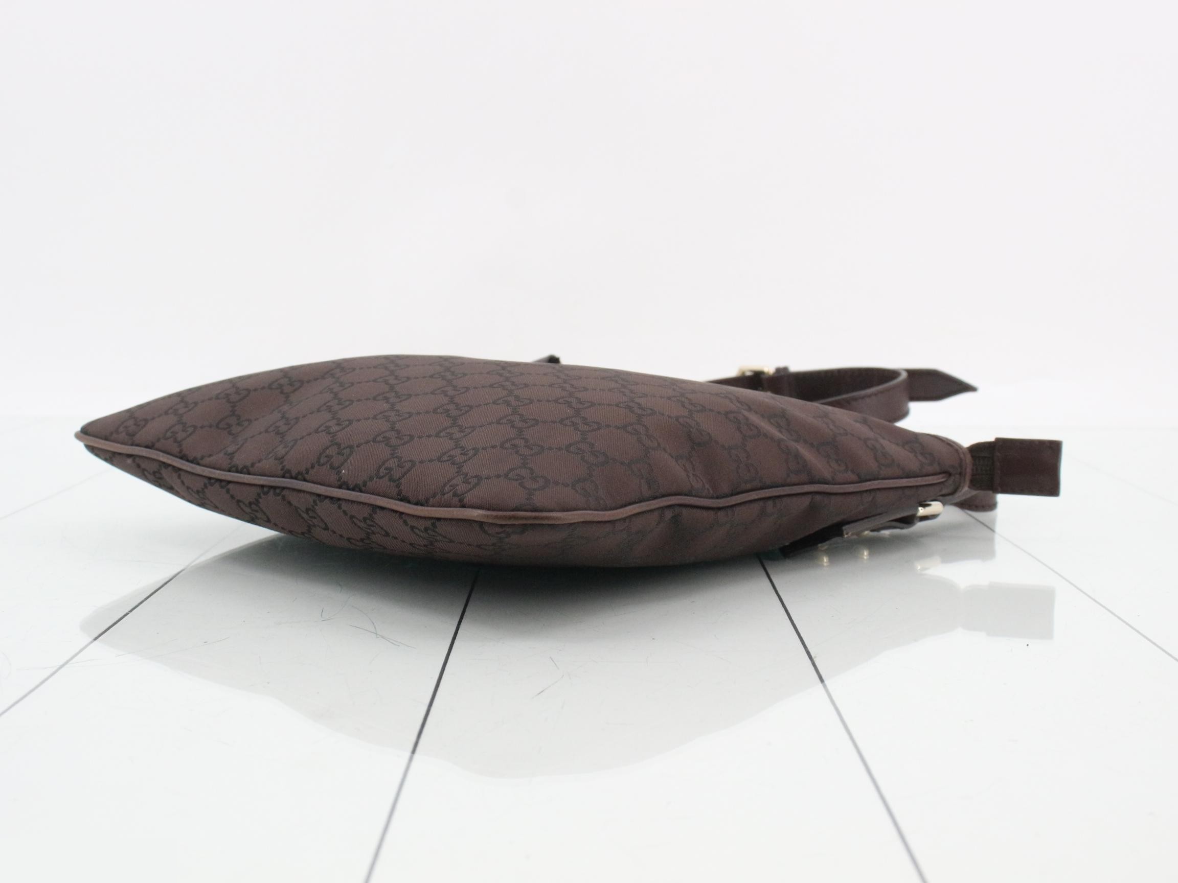GG Canvas Shoulder Bag — view 6