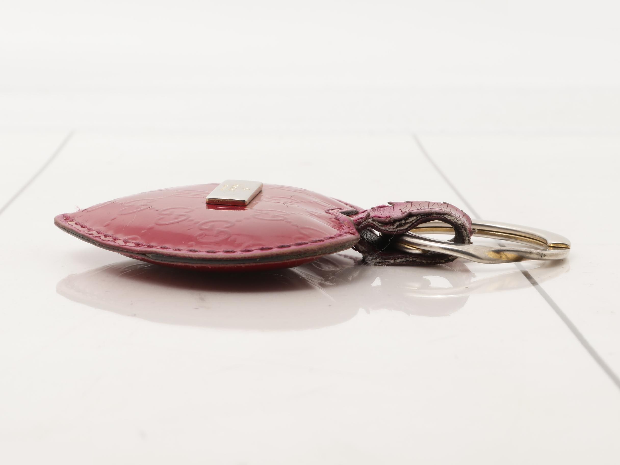 Heart-shaped key ring, pink enamel, silver hardware, warranty, box, dust bag. — view 3