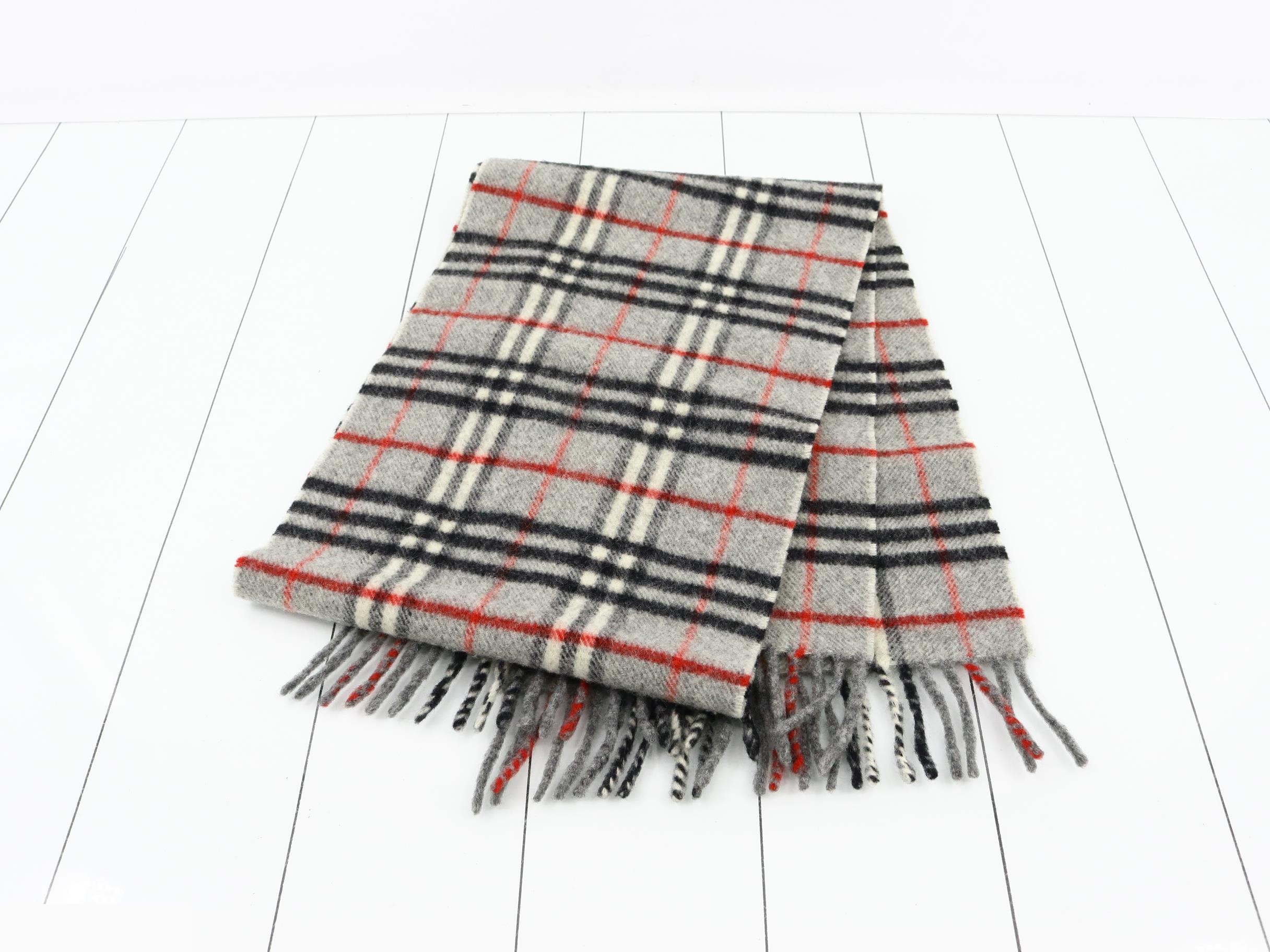 Other lines: Small items, accessories, and scarves — view 3