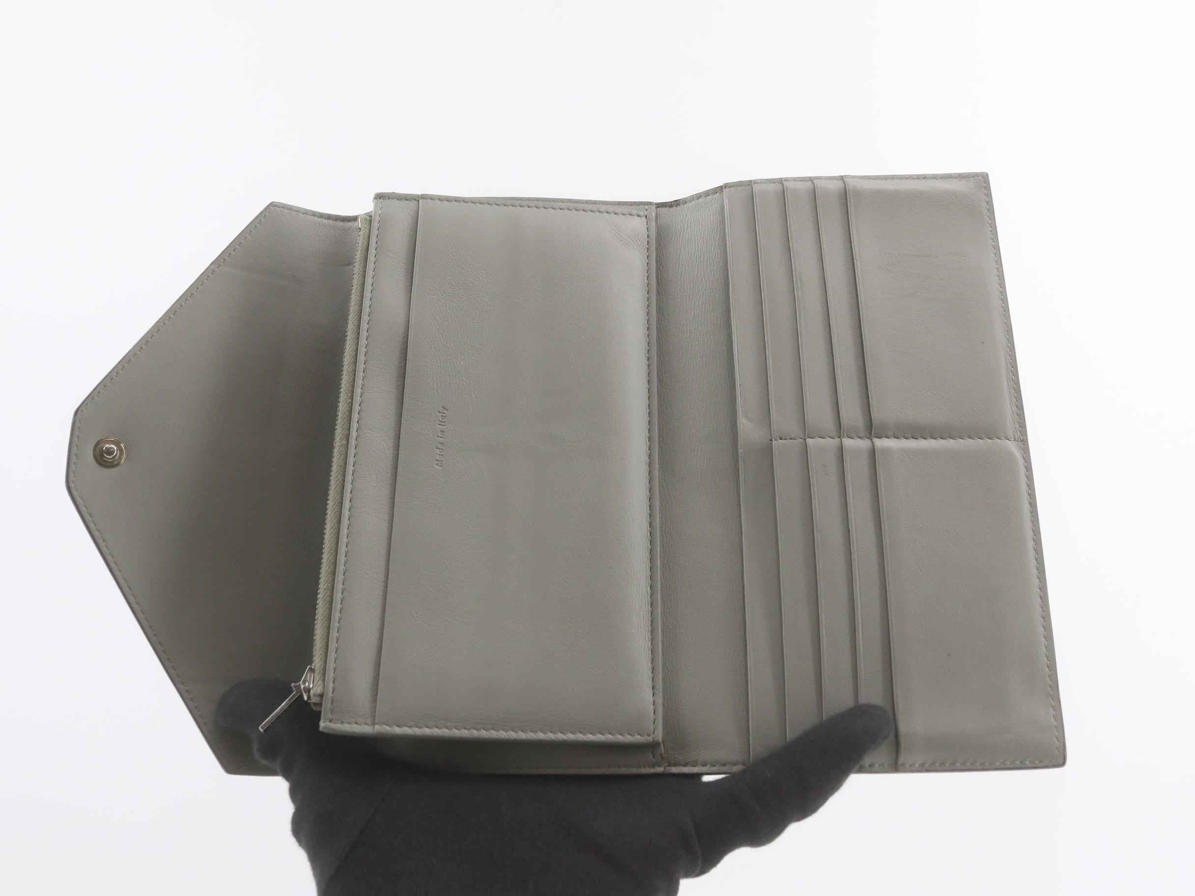 Tri-fold wallet — view 4