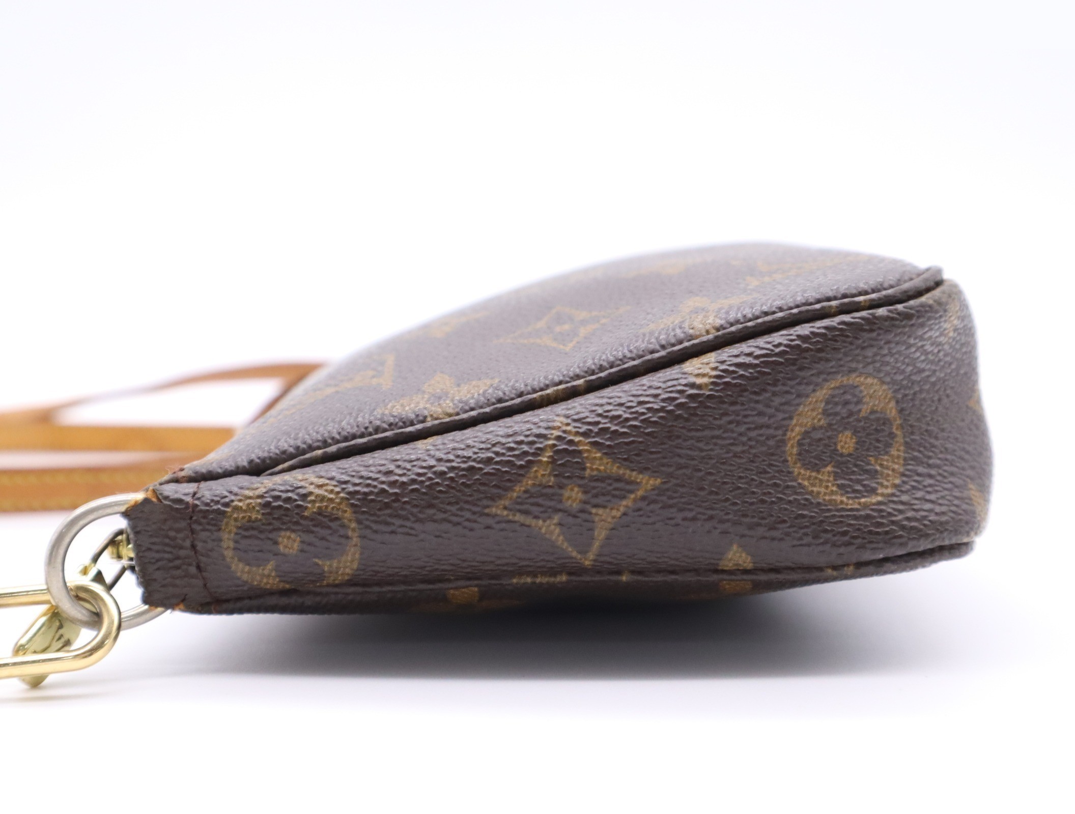 Pochette Accessoires (old model) with shoulder strap — view 3