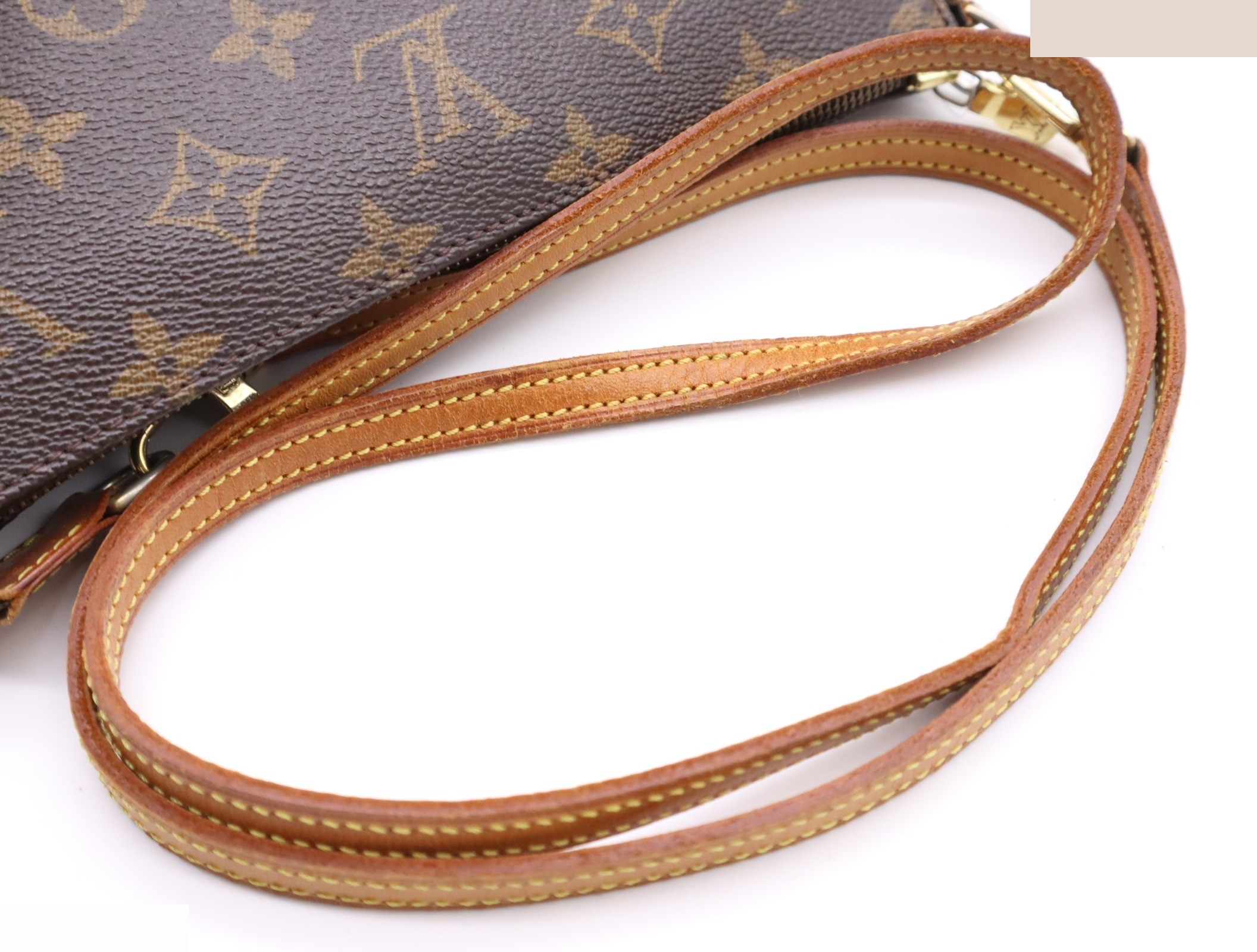 Pochette Accessoires (old model) with shoulder strap — view 6