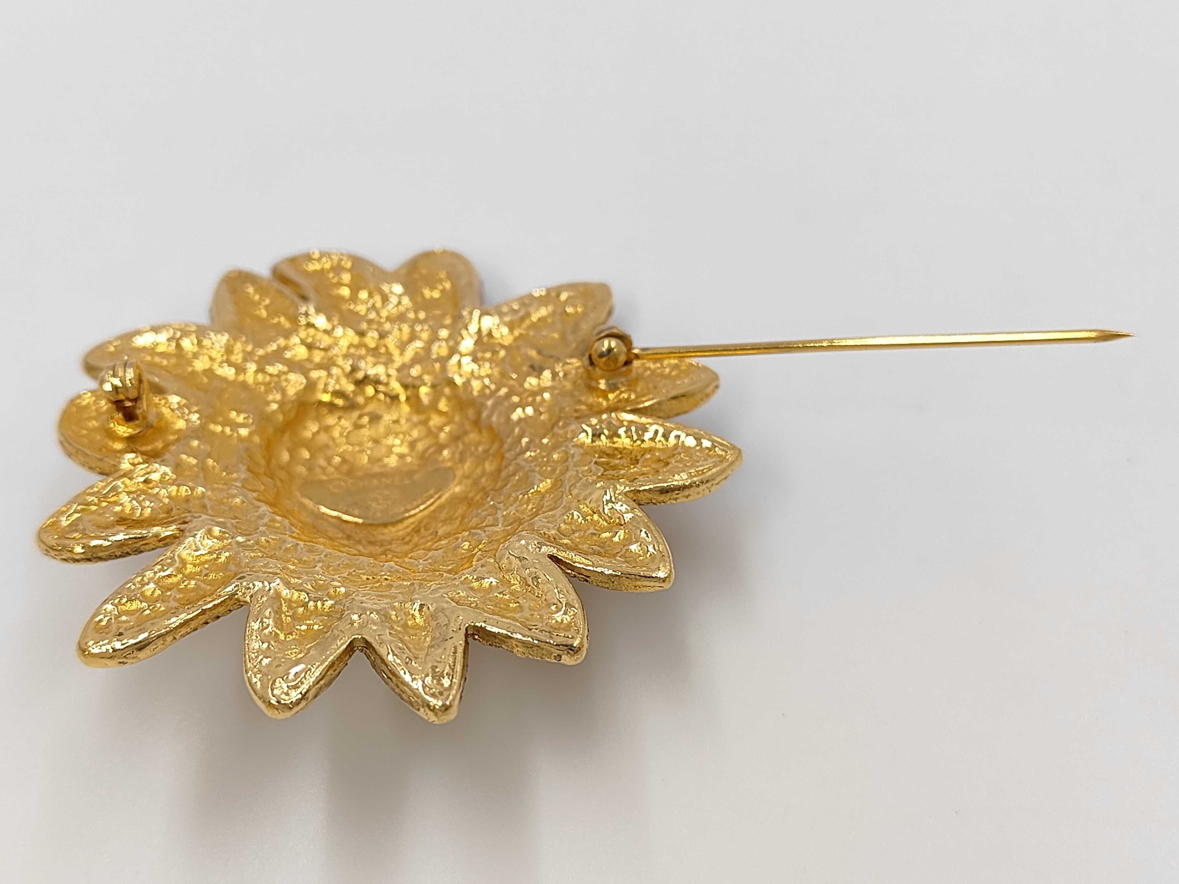 Brooch, Chanel Lion, Gold Color, 22.8g — view 4