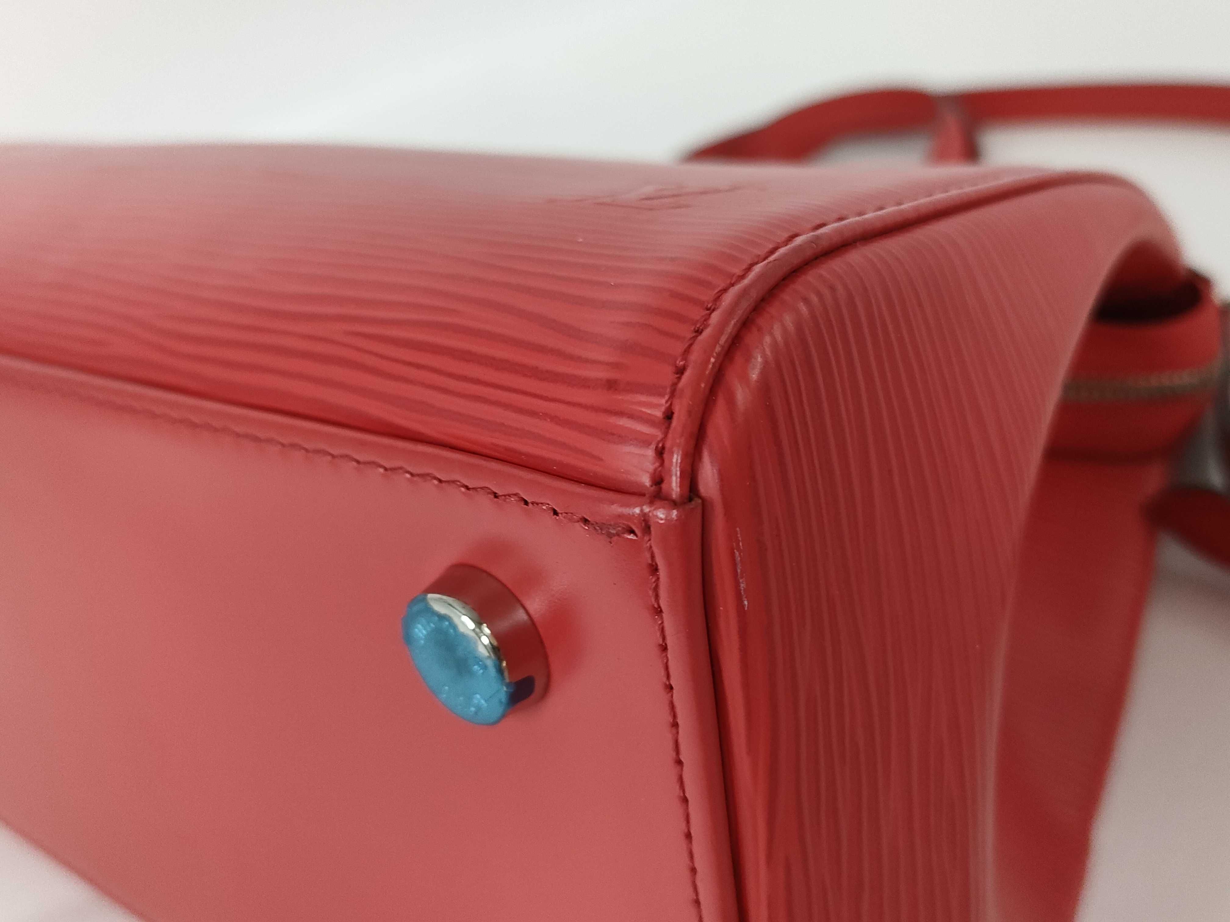 Epi Leather Shoulder Bag Handbag — view 9