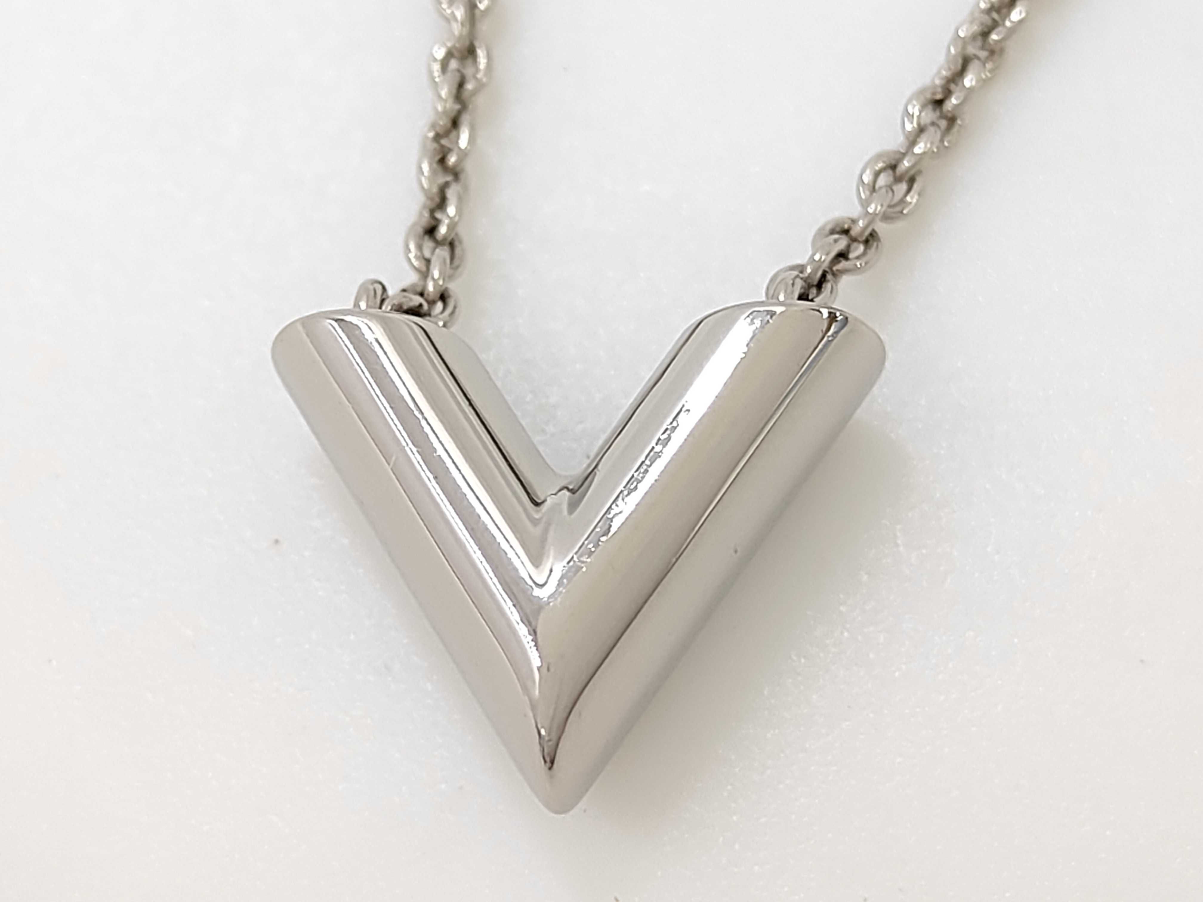 Essential V Necklace M63197 — view 4