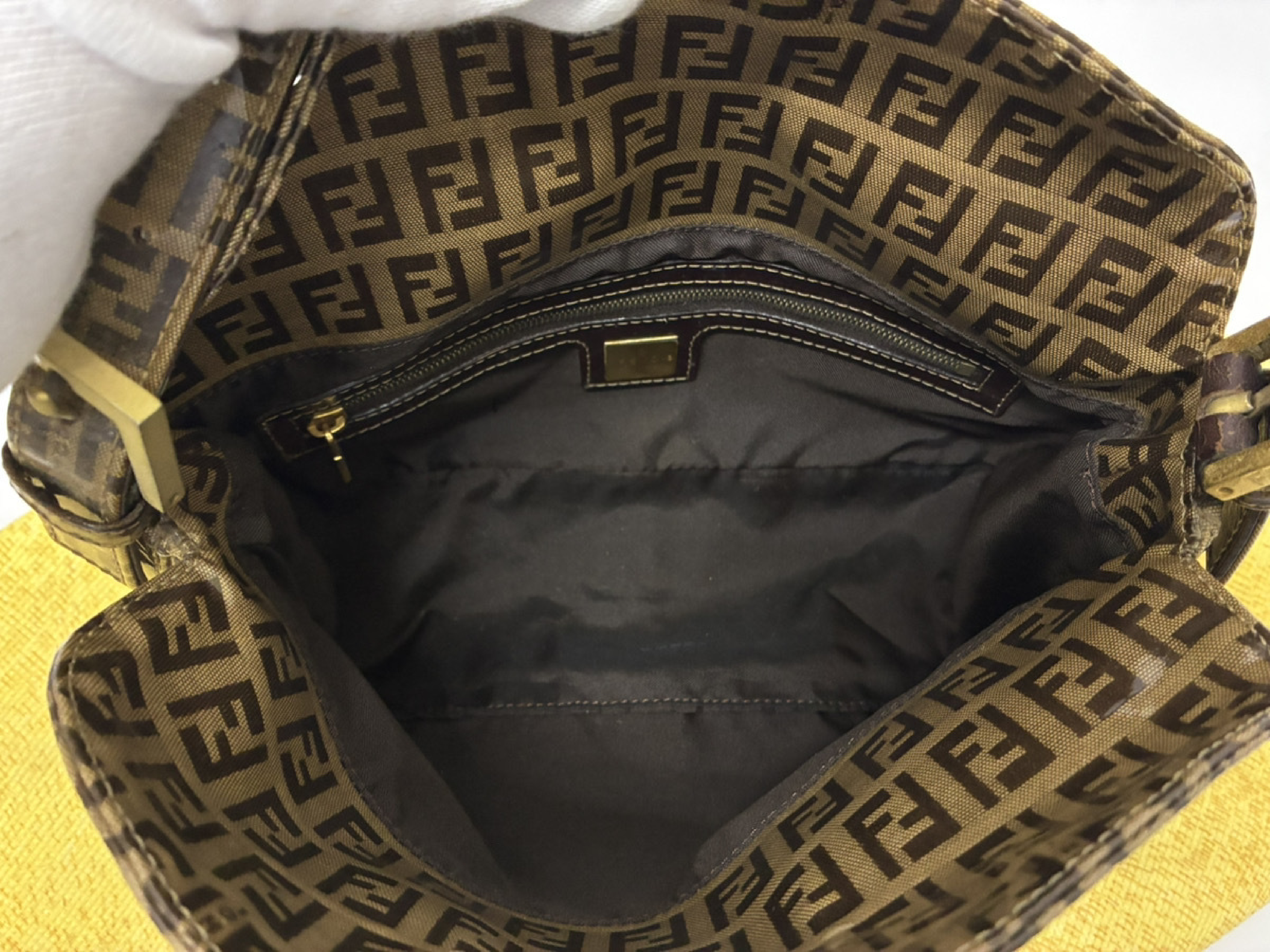 Zucchino Mamma Bucket Patent Handbag — view 8