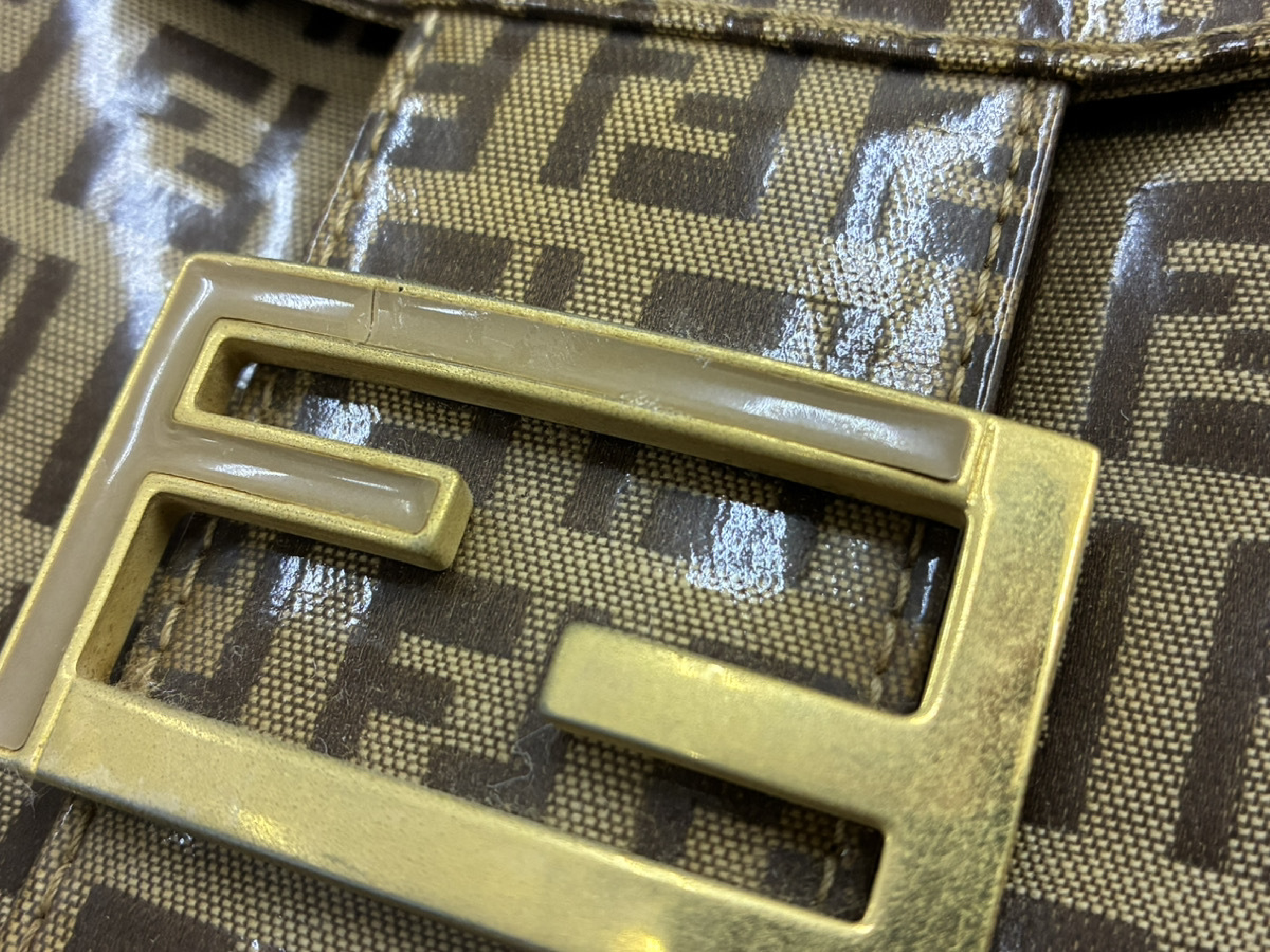 Zucchino Mamma Bucket Patent Handbag — view 9