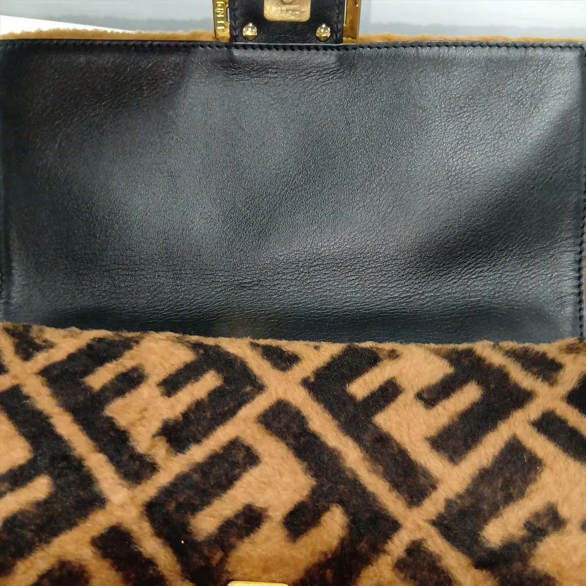 Zucca Baguette 8BR600 Fur x Leather 2-Way Shoulder Bag, Brown — view 15