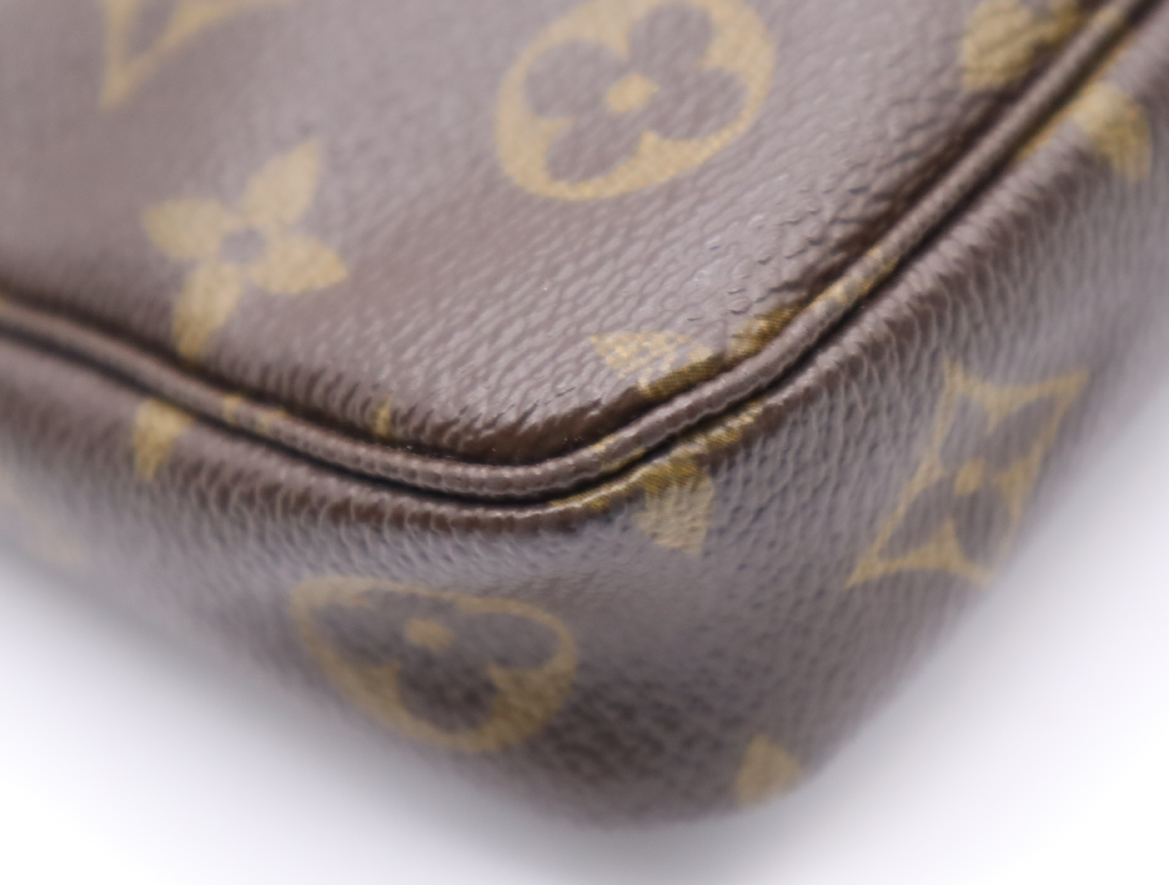 M95008 Cherry Pochette Accessoires Pouch — view 6