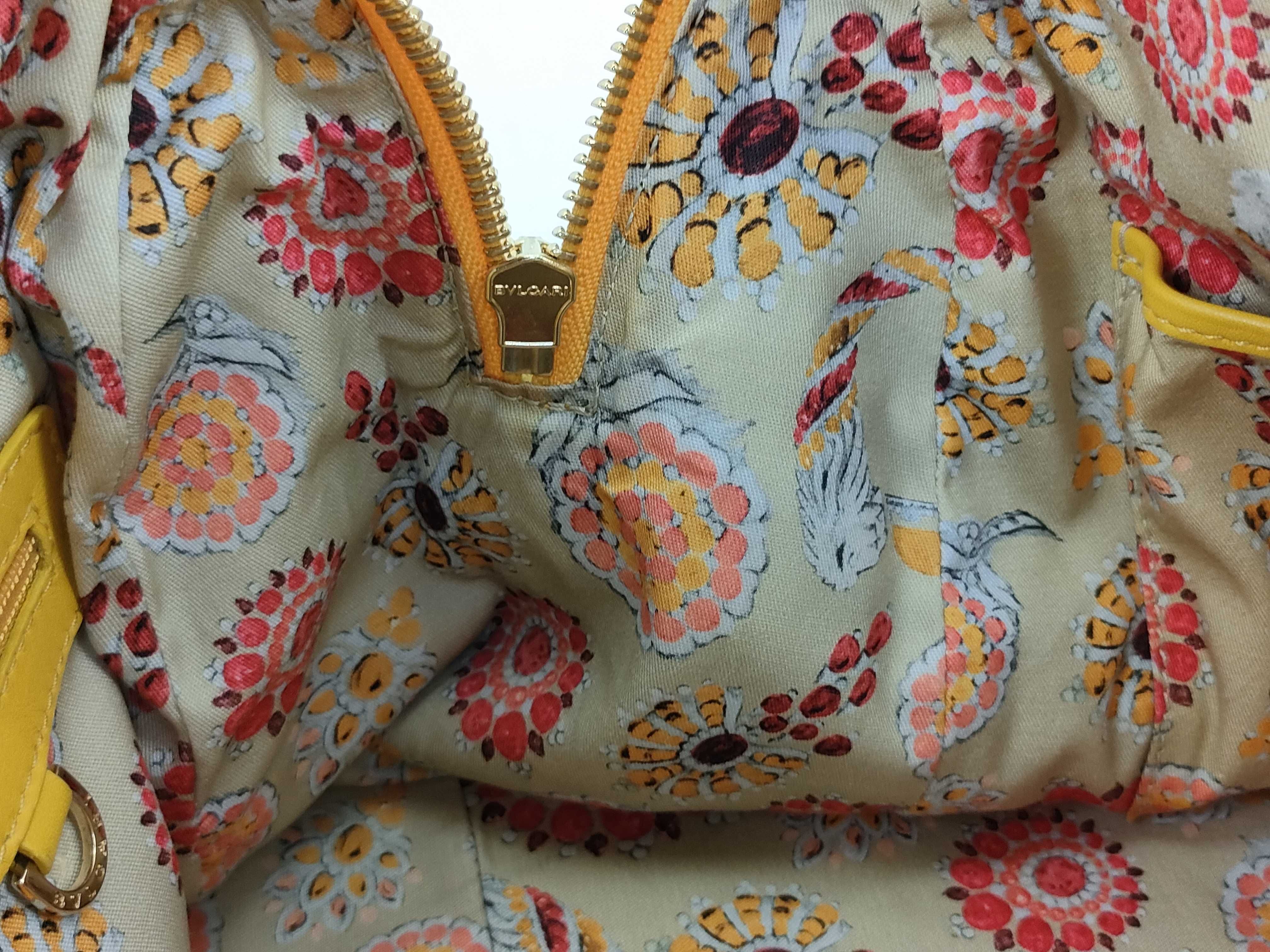 Collezione Leather Tote Bag, Yellow Handbag — view 10
