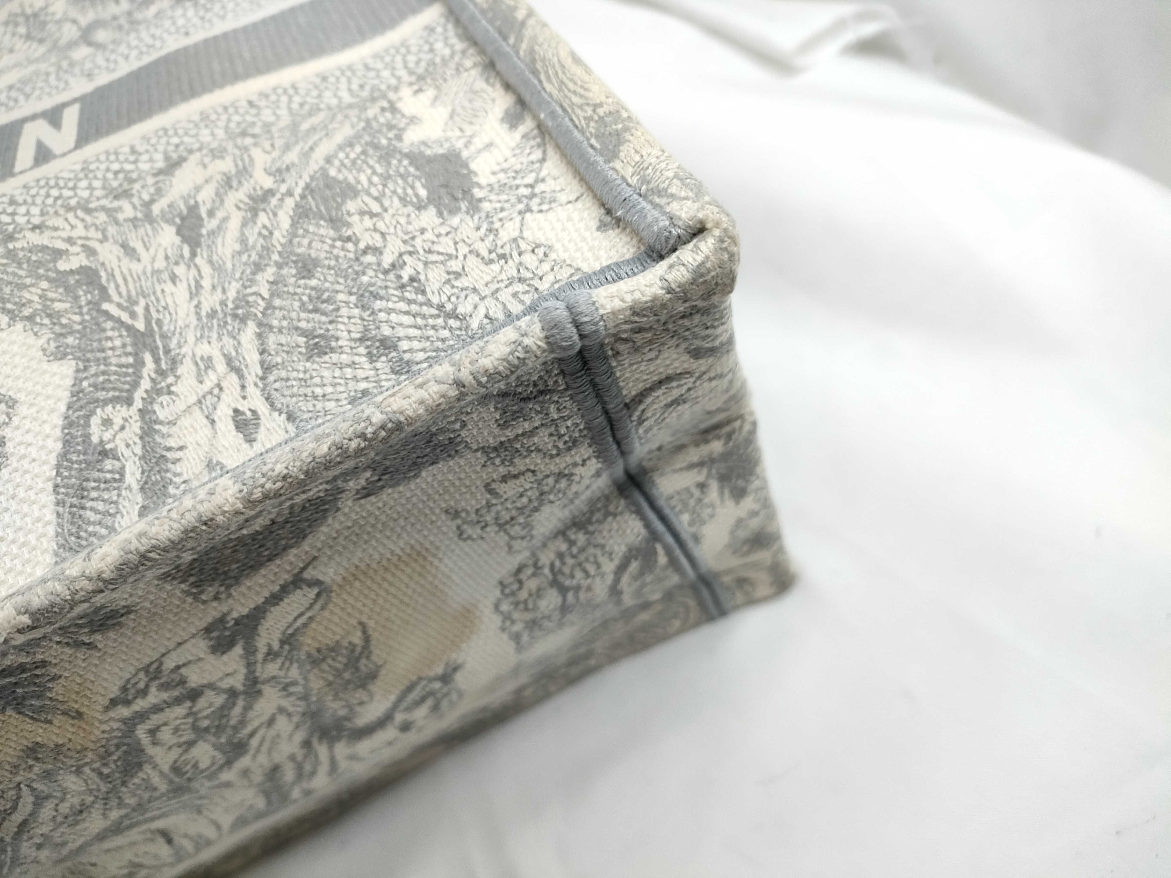 Book Tote Medium with Initials — view 5