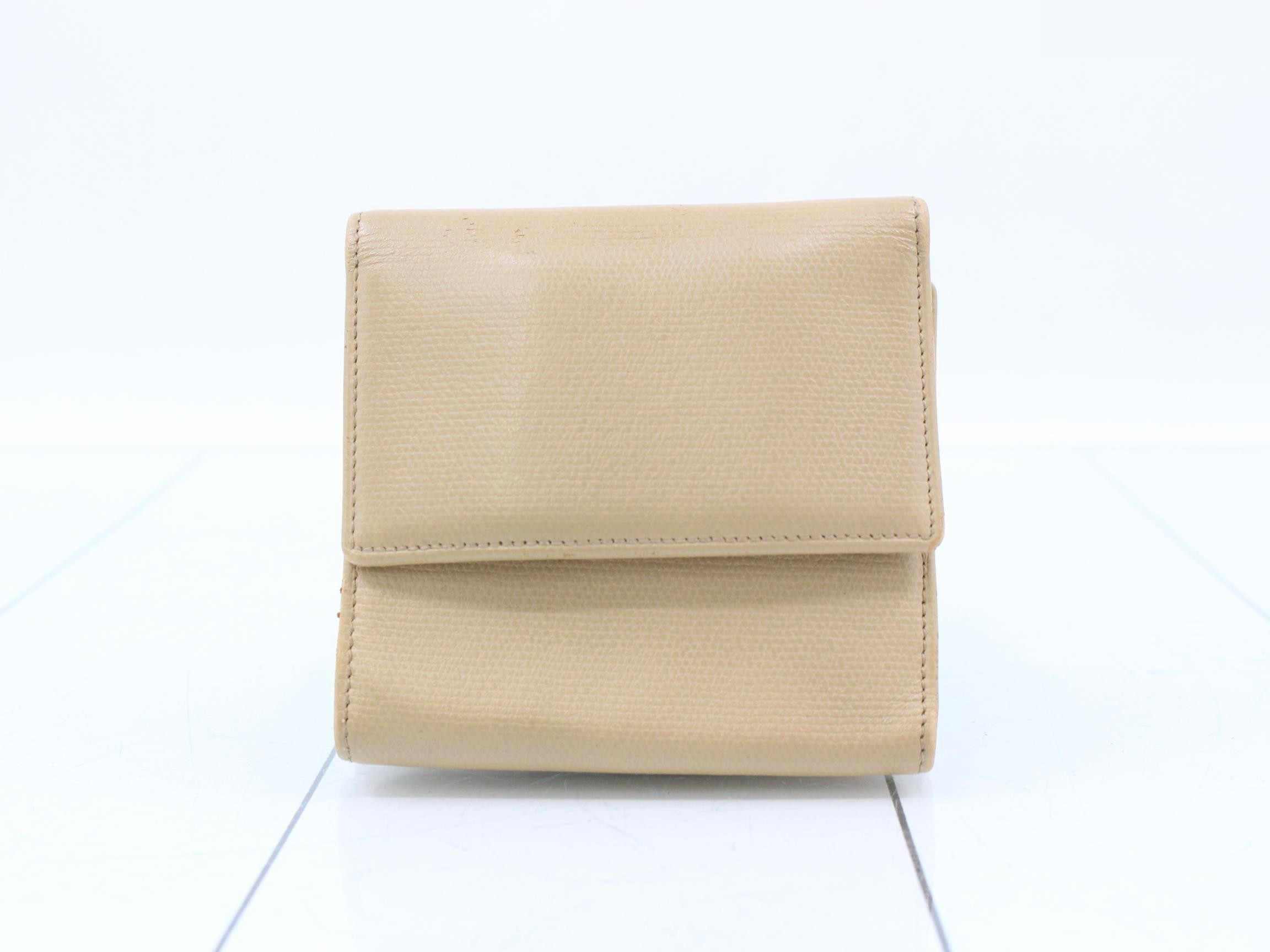 Folding wallet — view 2