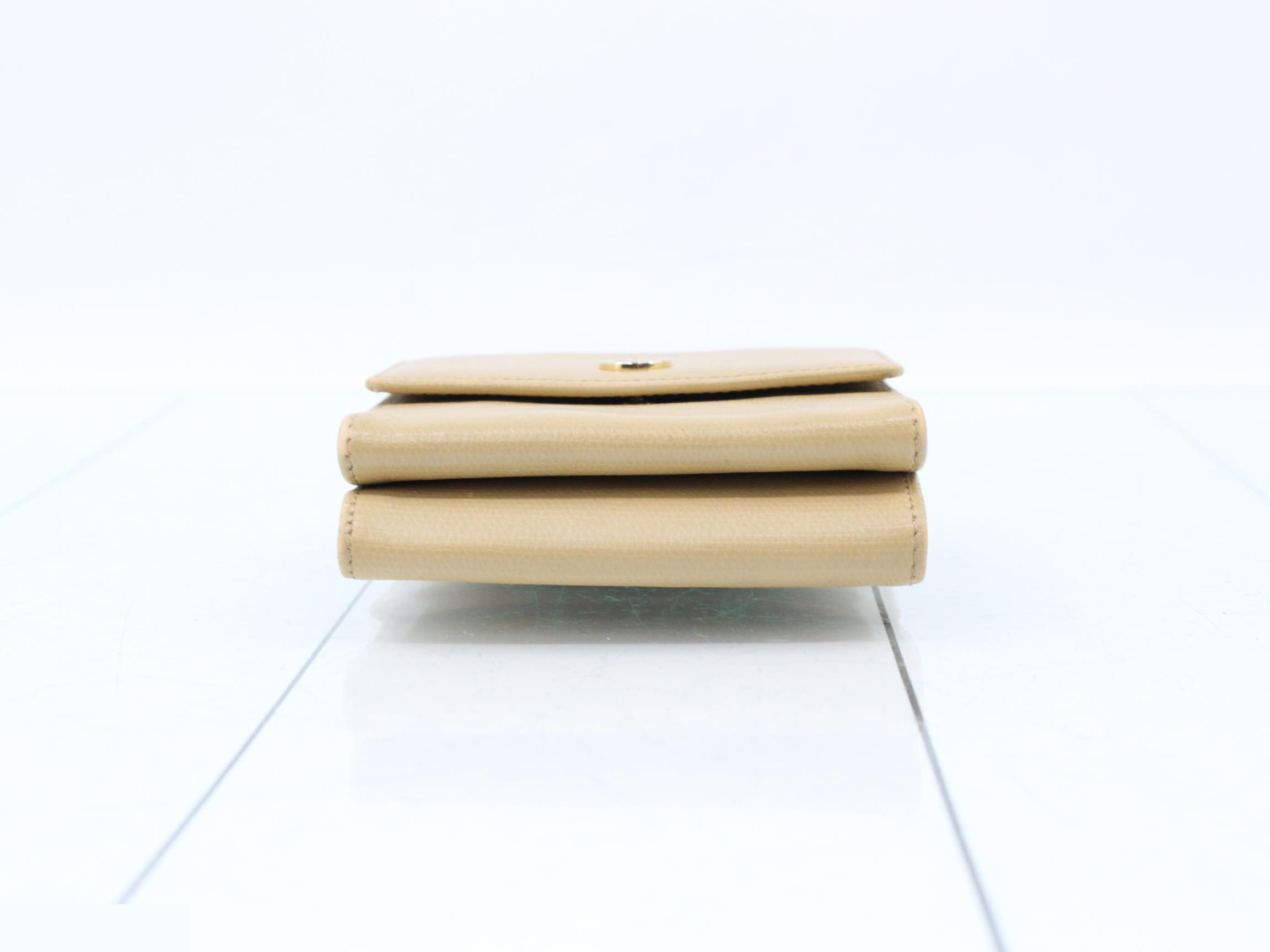 Folding wallet — view 3