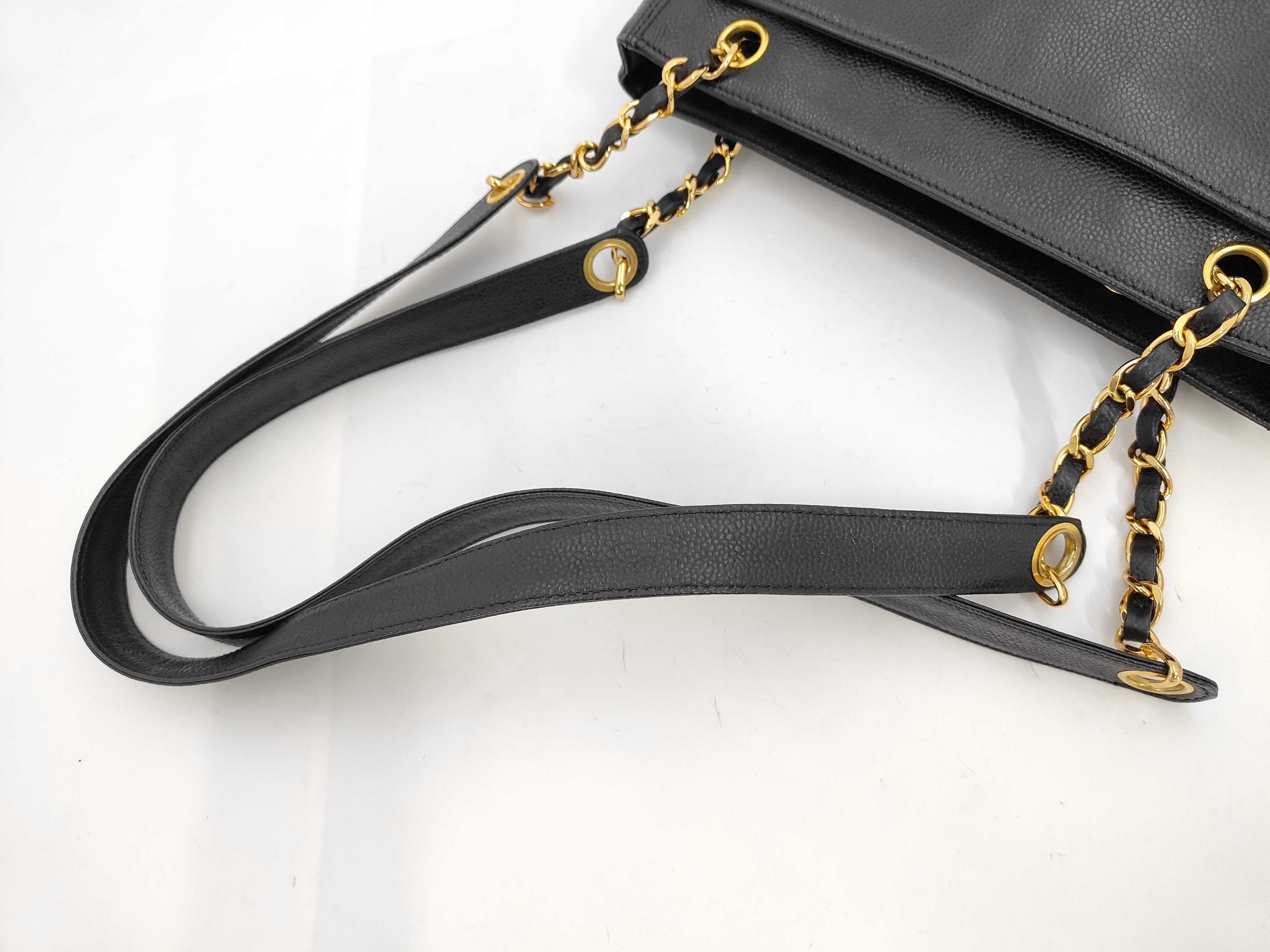 Shoulder Bag Turnlock Caviar Leather Black Coco Mark Shoulder Bag — view 5
