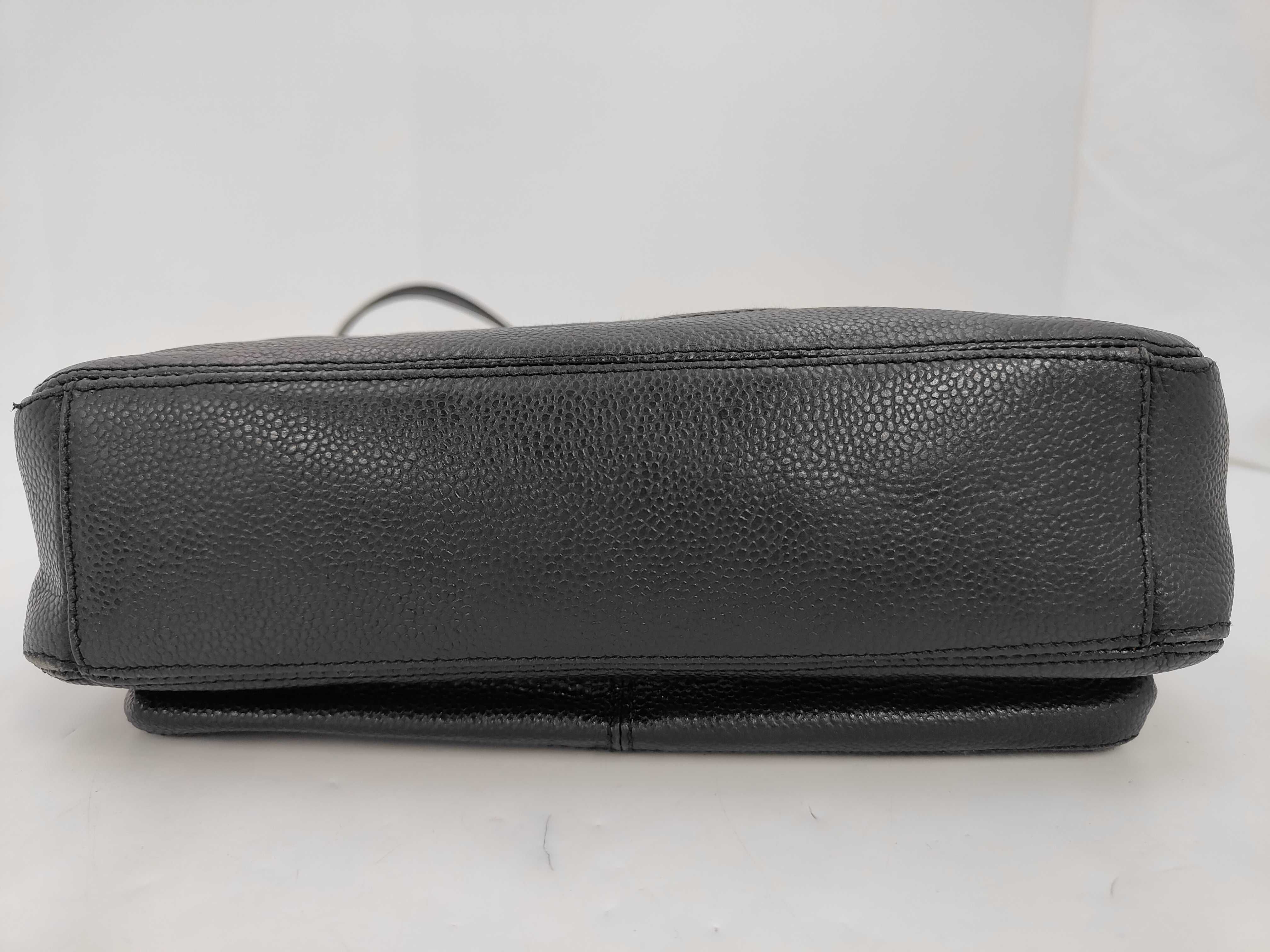 Shoulder Bag Turnlock Caviar Leather Black Coco Mark Shoulder Bag — view 8