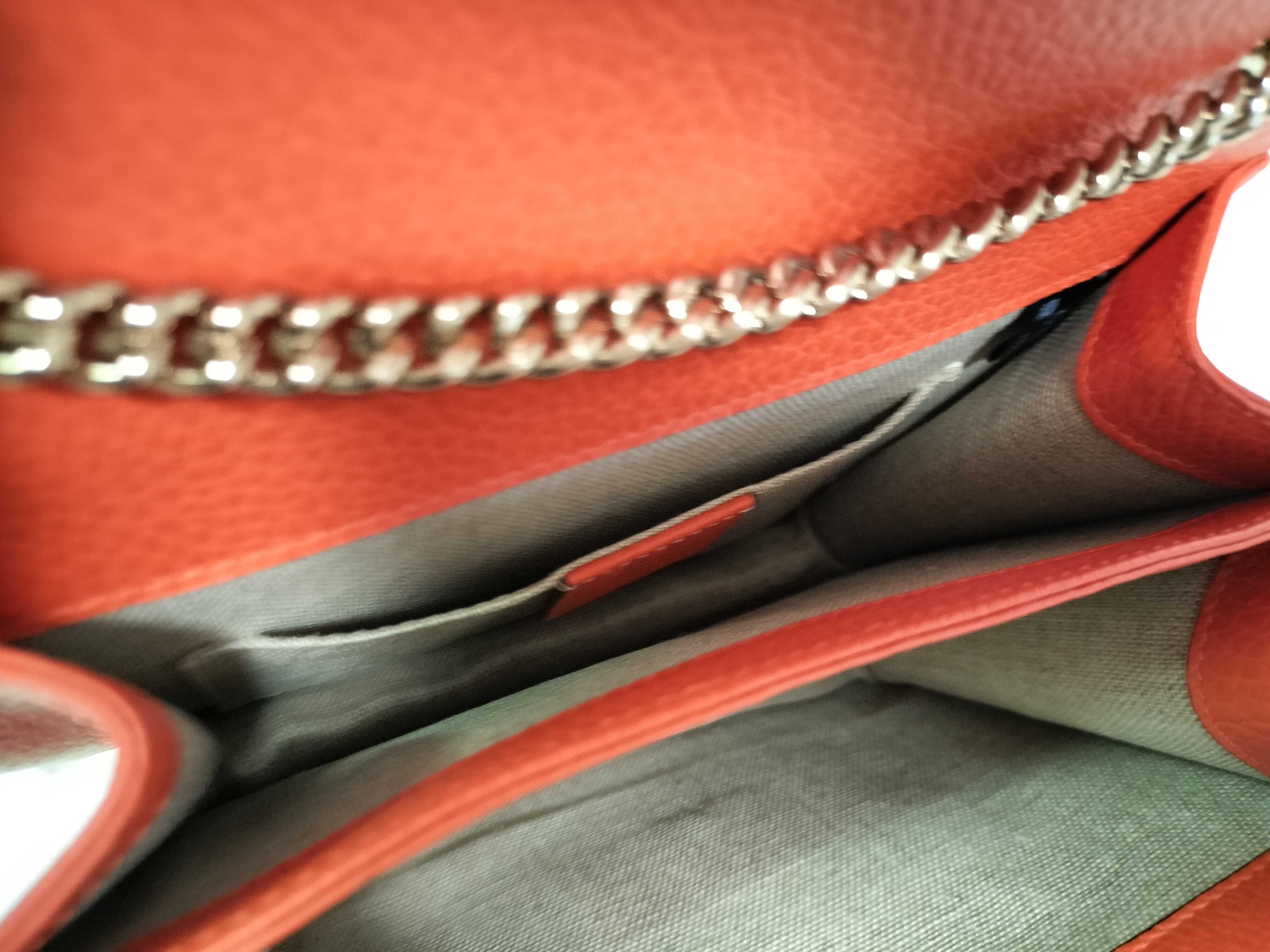 Orange Chain Shoulder Bag with Gold Hardware GG Interlocking Chain Bag — view 15