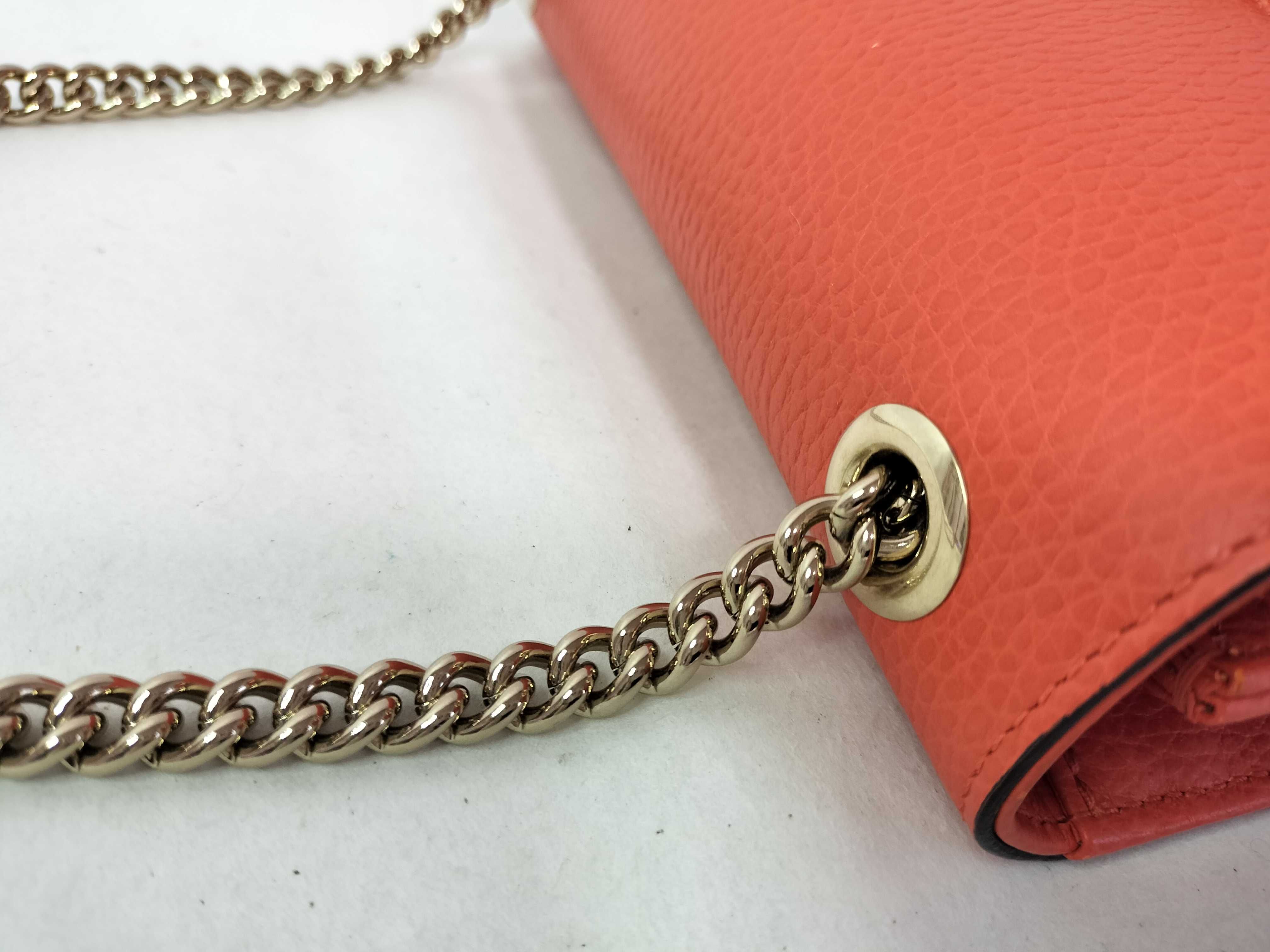 Orange Chain Shoulder Bag with Gold Hardware GG Interlocking Chain Bag — view 7