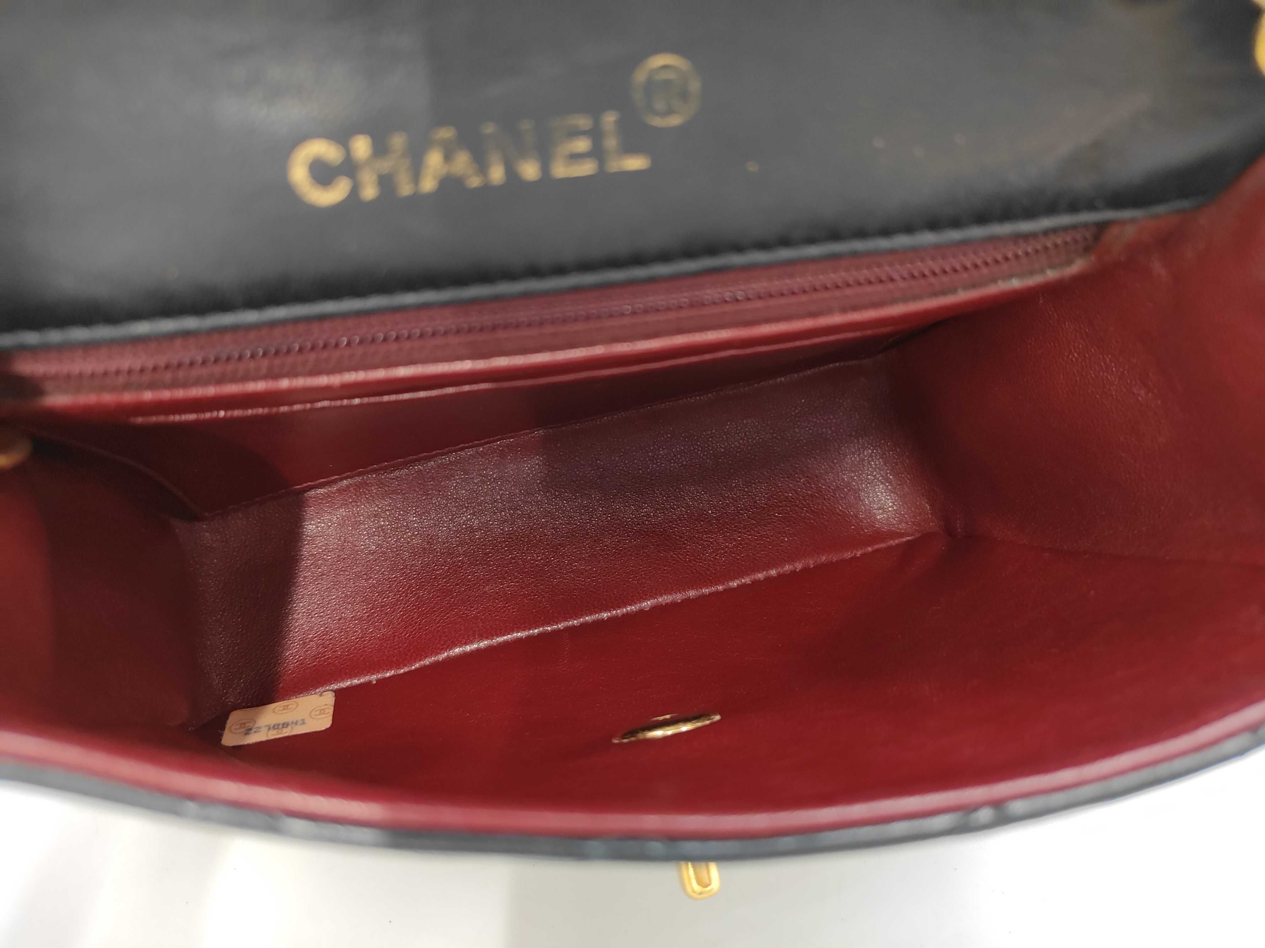 Matelassé 18 Chain Shoulder Bag, with original seal, serial number 2. — view 5