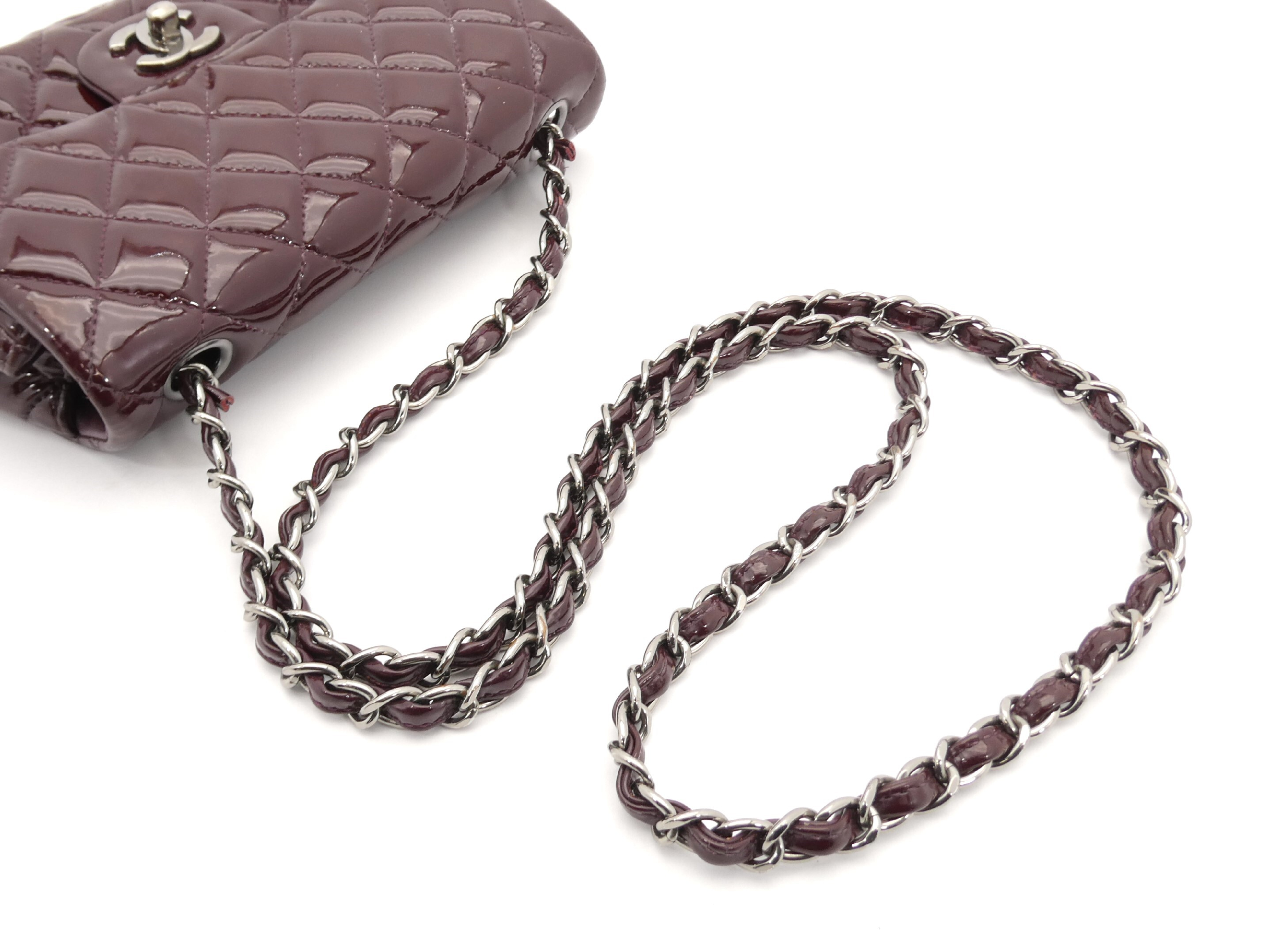 Matelassé Enamel Coco Mark Turnlock Chain Shoulder Bag — view 6