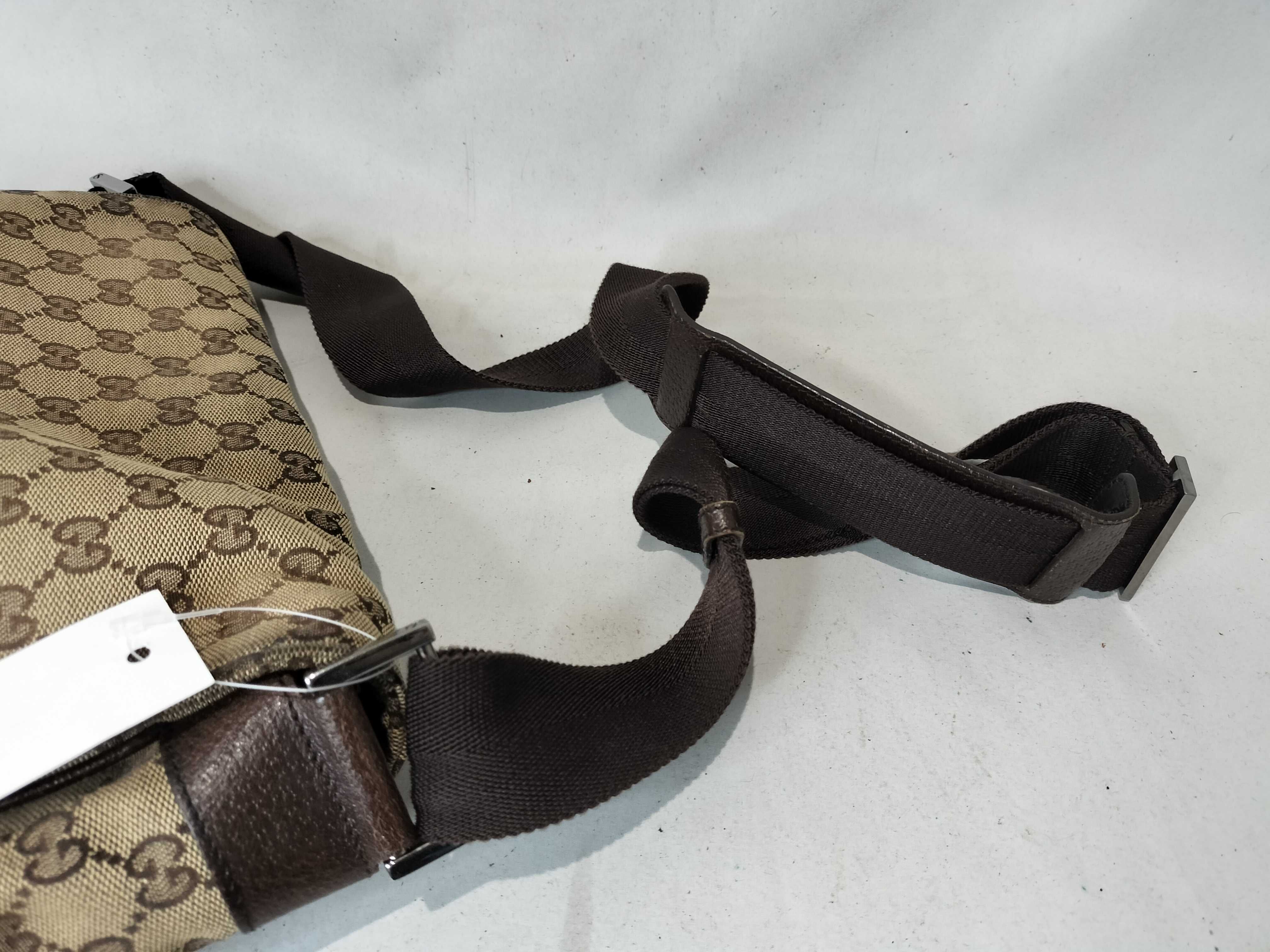 GG Canvas 146236 Shoulder Bag — view 4