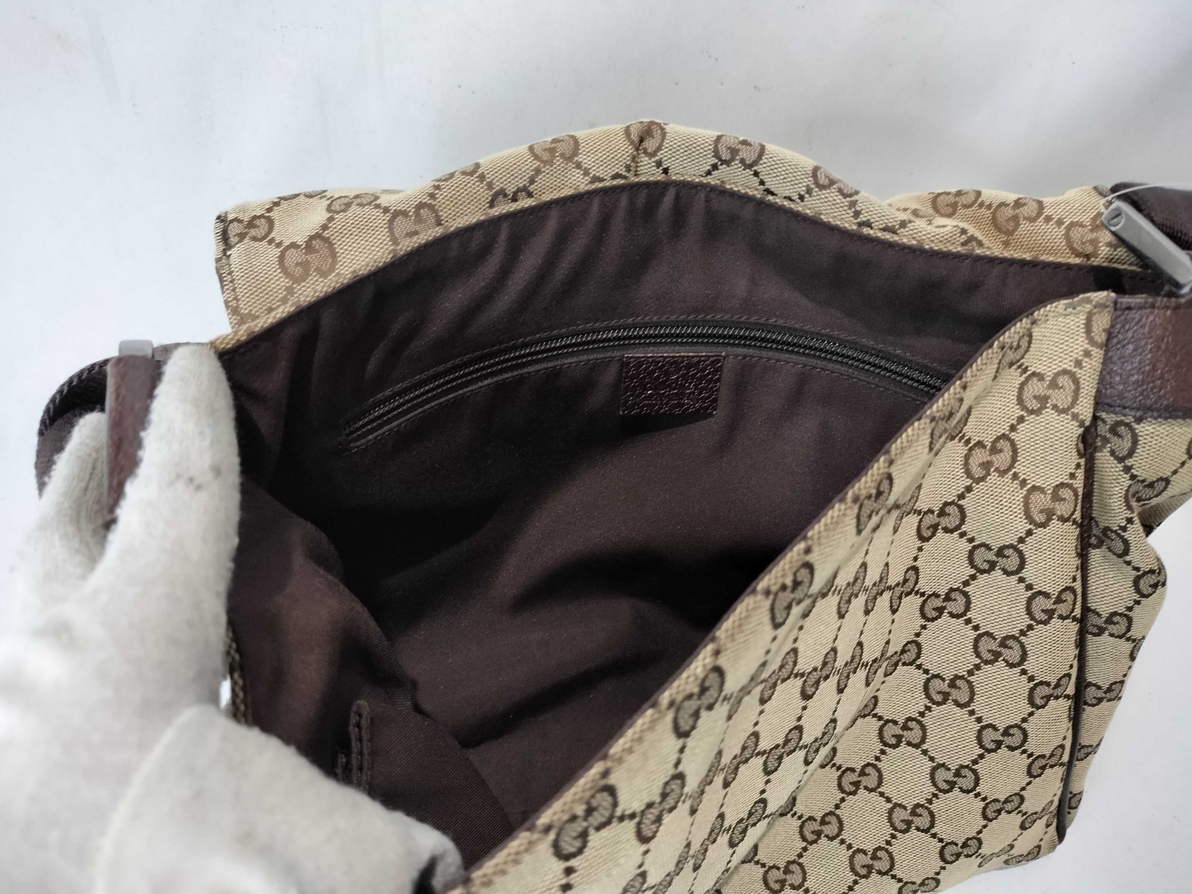 GG Canvas 146236 Shoulder Bag — view 10