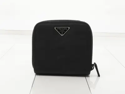 Nylon bi-fold wallet