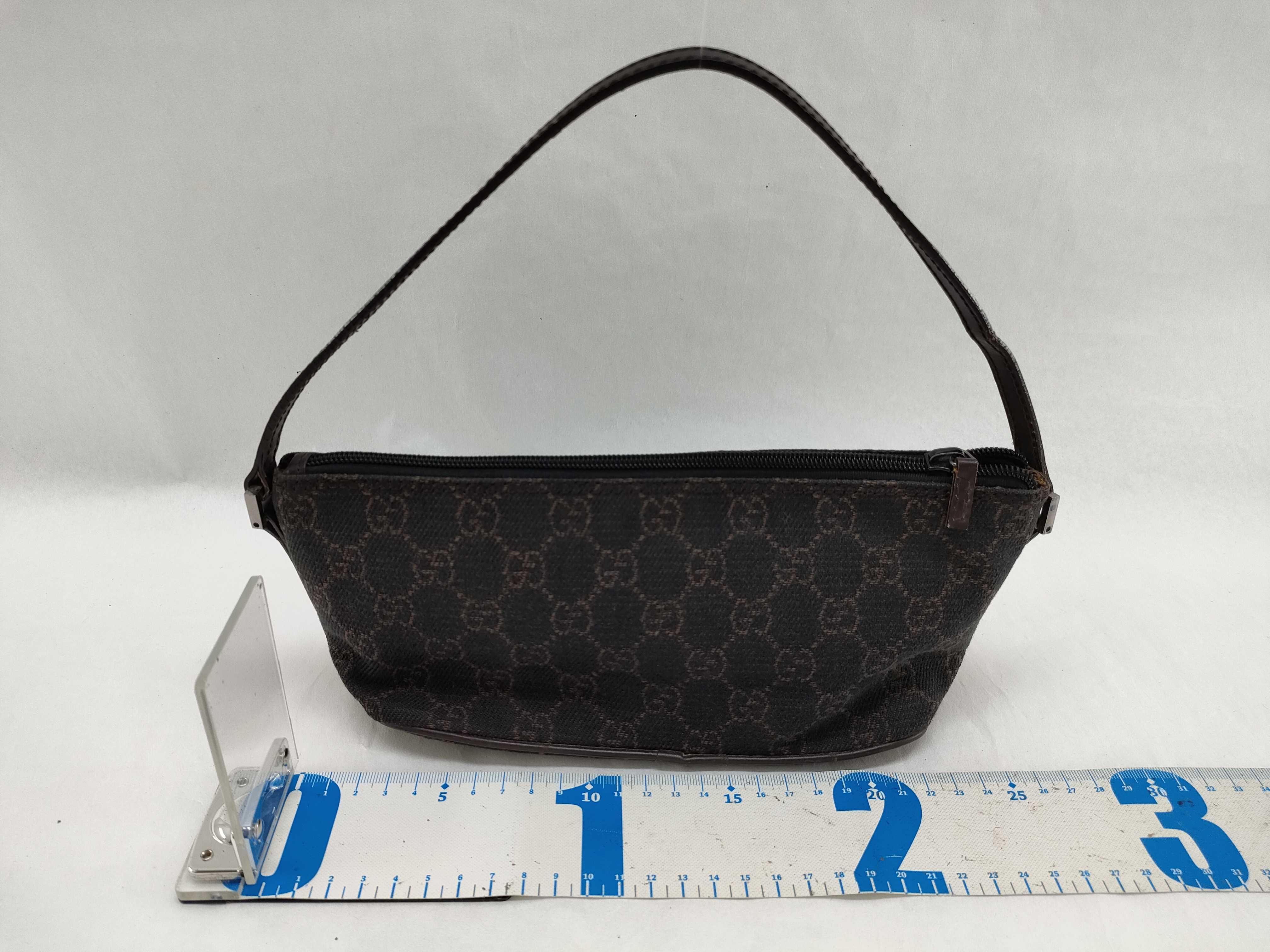 GG Canvas Gucci Accessory Pouch GG Handbag — view 2