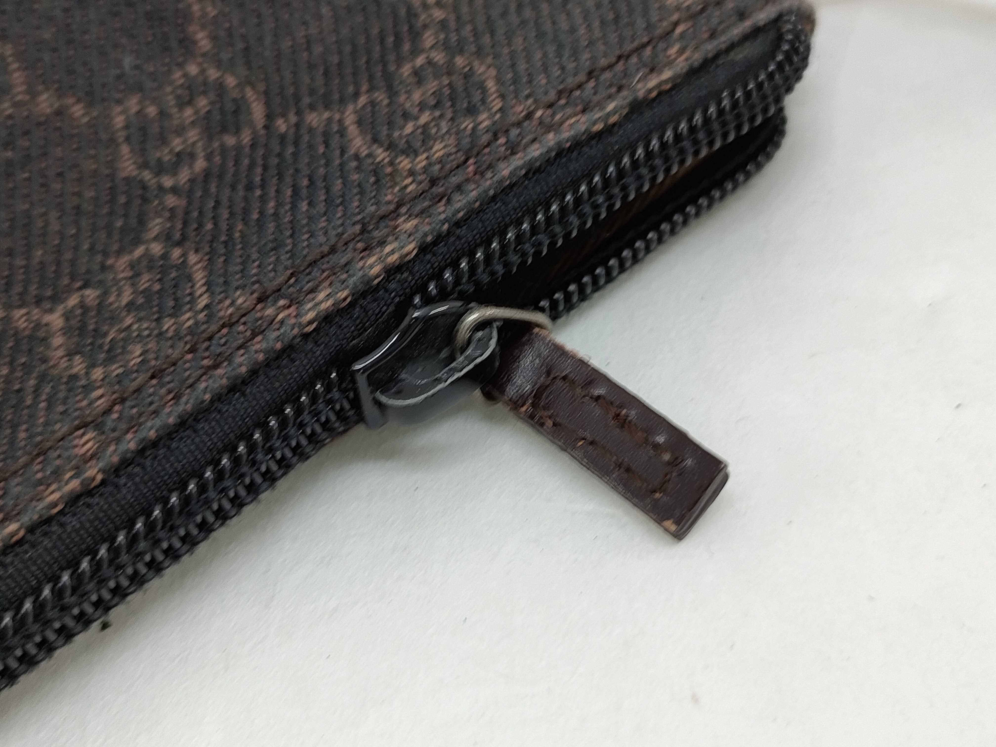 GG Canvas Gucci Accessory Pouch GG Handbag — view 12