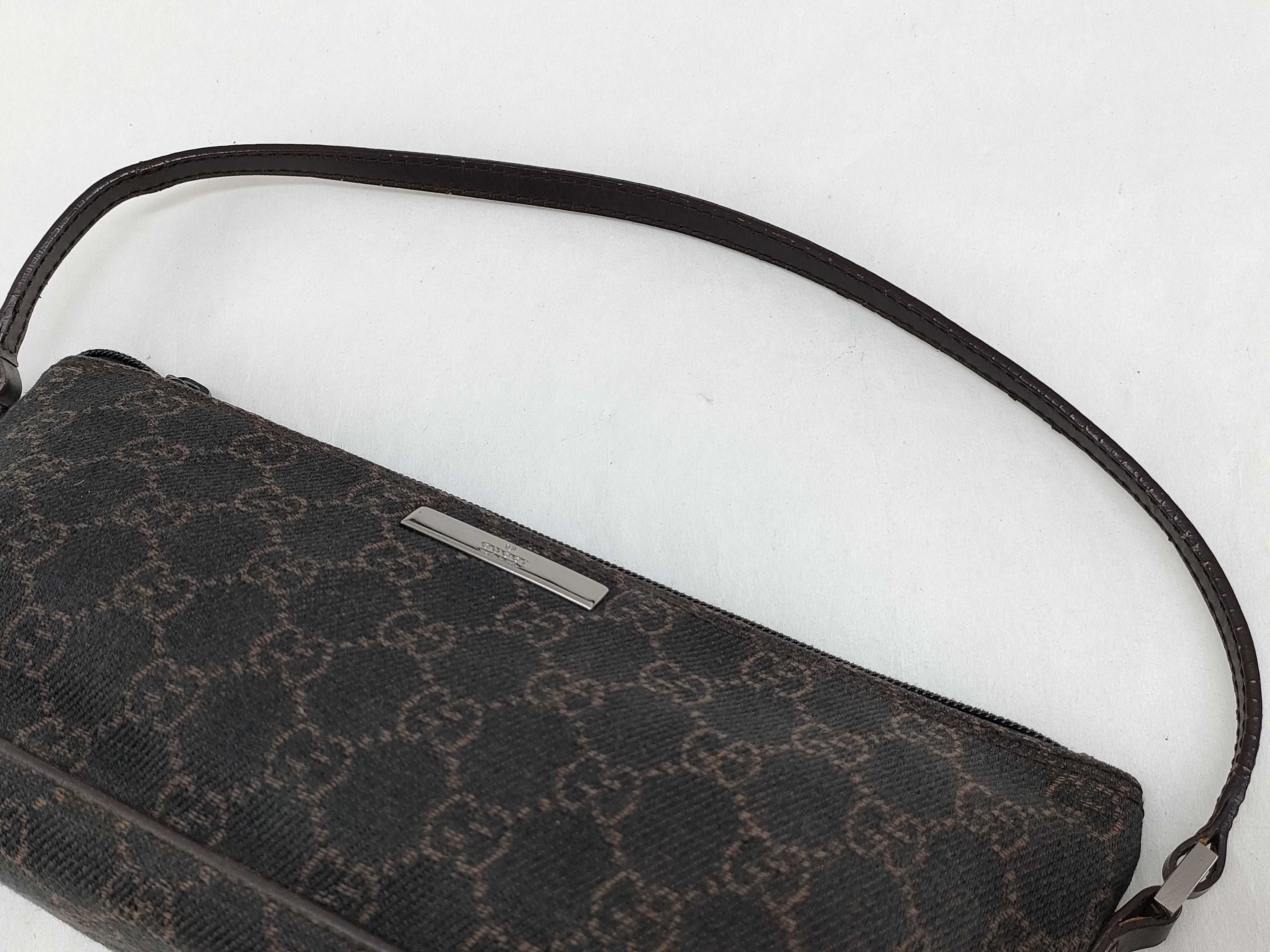 GG Canvas Gucci Accessory Pouch GG Handbag — view 3