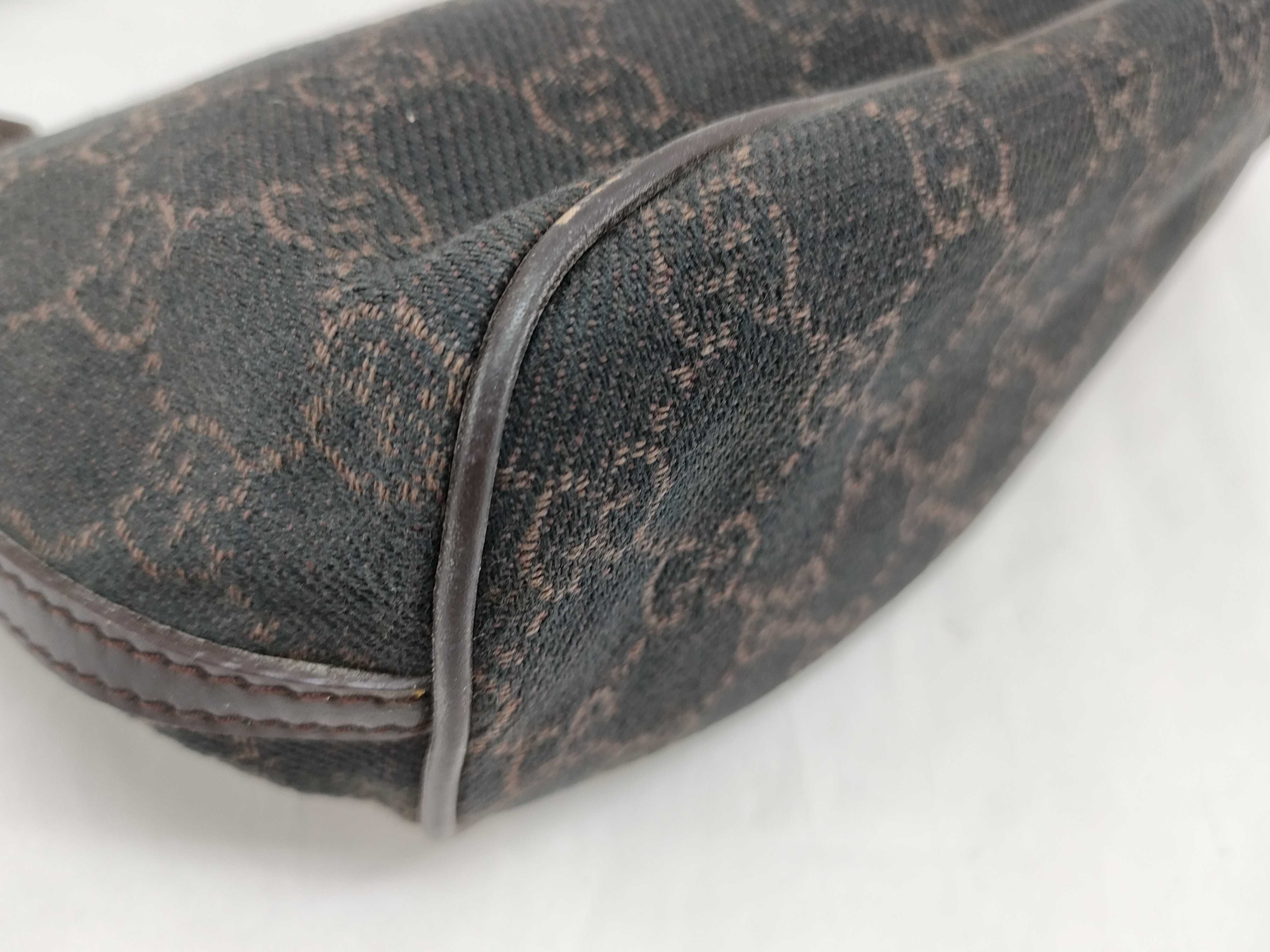 GG Canvas Gucci Accessory Pouch GG Handbag — view 7