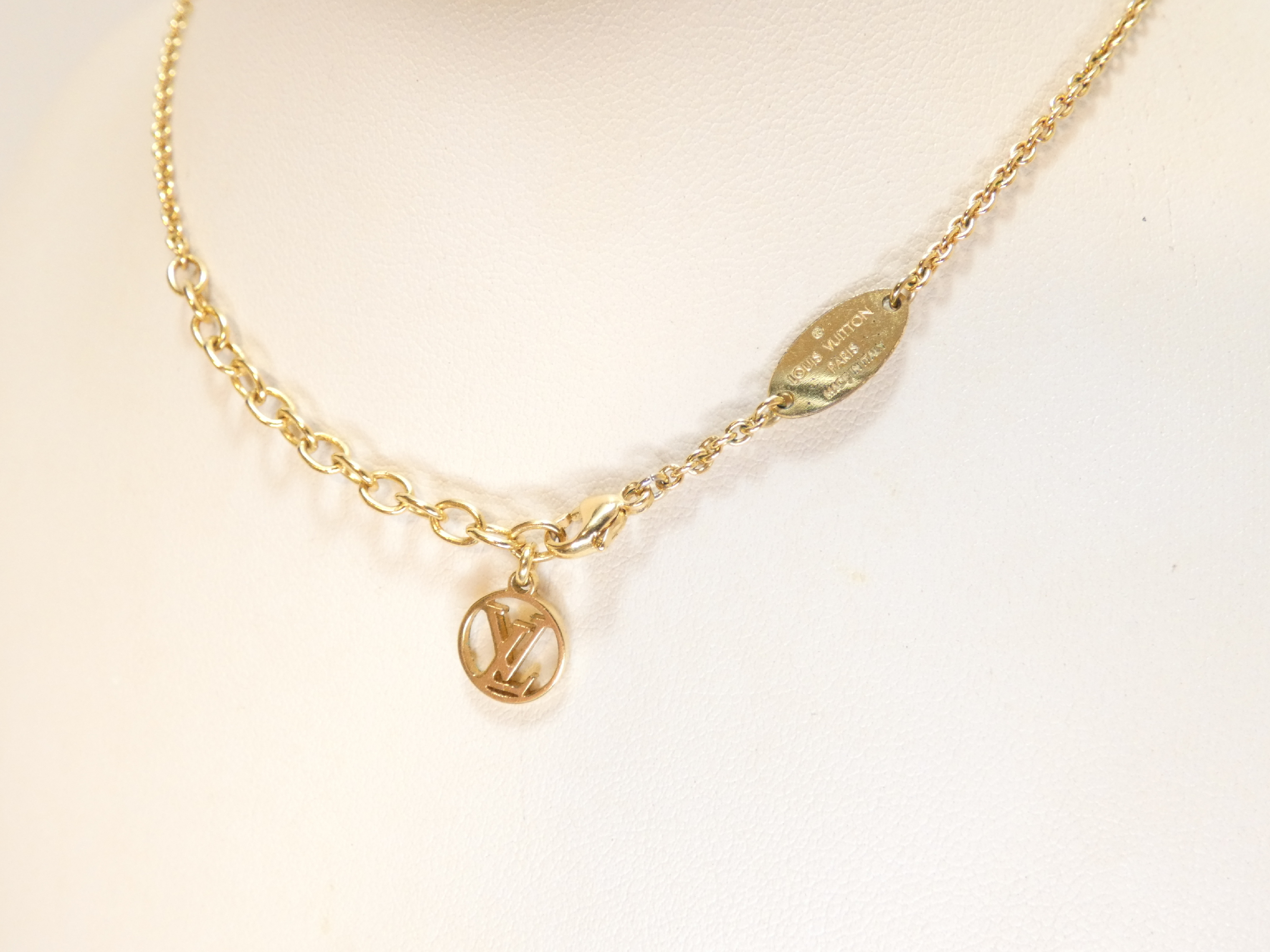 Essential V GP Necklace — view 3