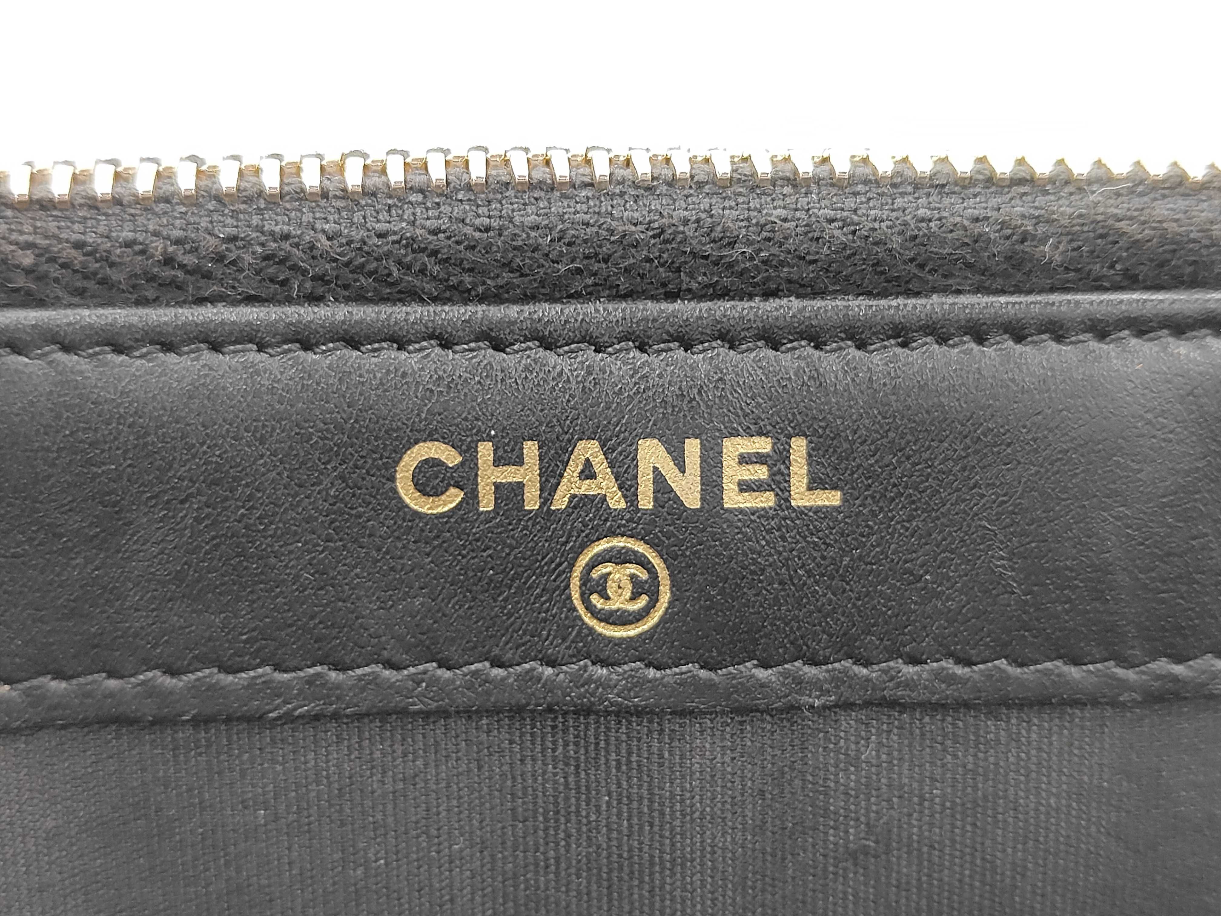 Boy Chanel Shoulder Wallet Shoulder Bag — view 9