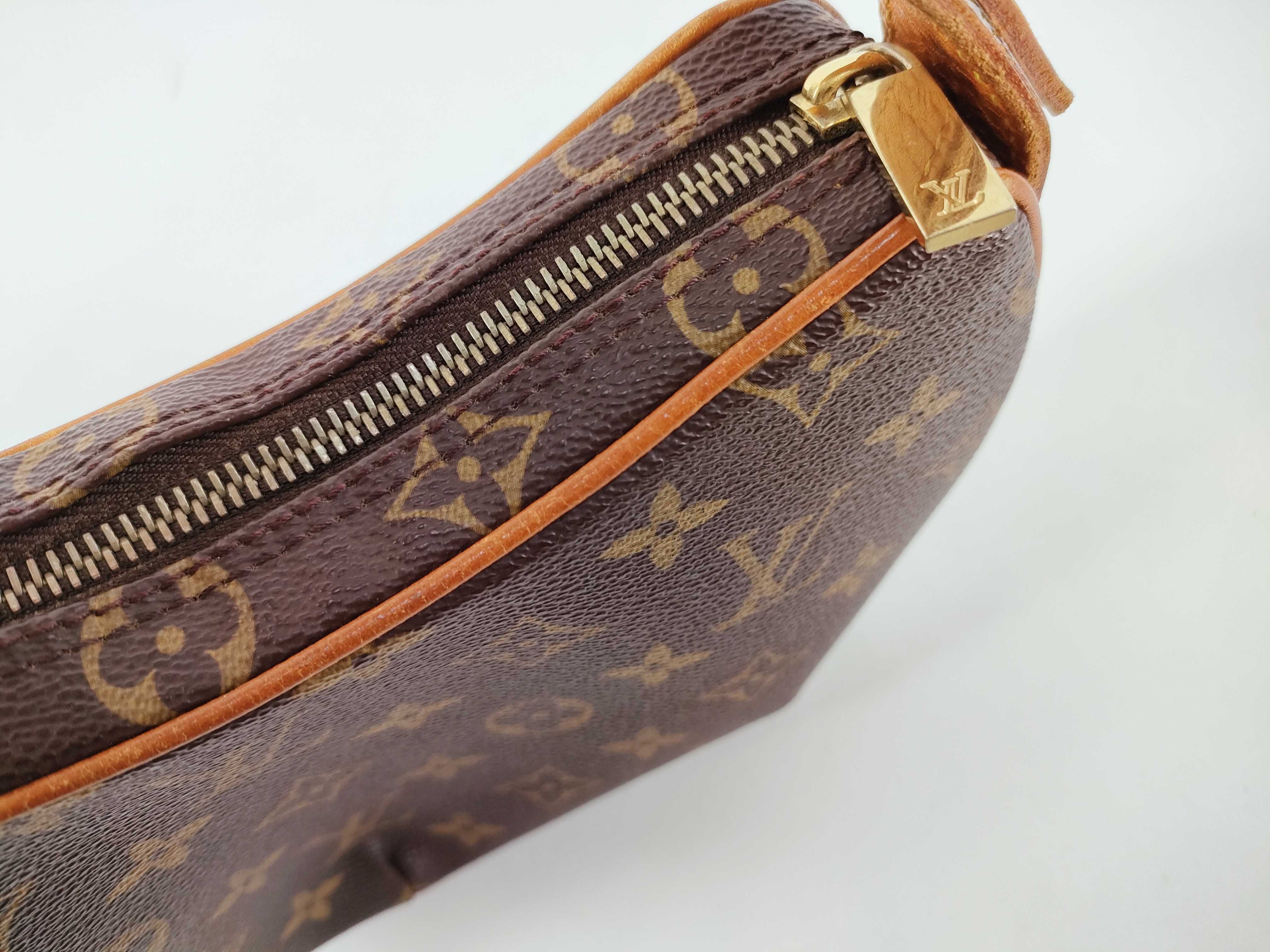 Monogram Pochette Croissant M51510 MI0093 Shoulder Bag — view 9