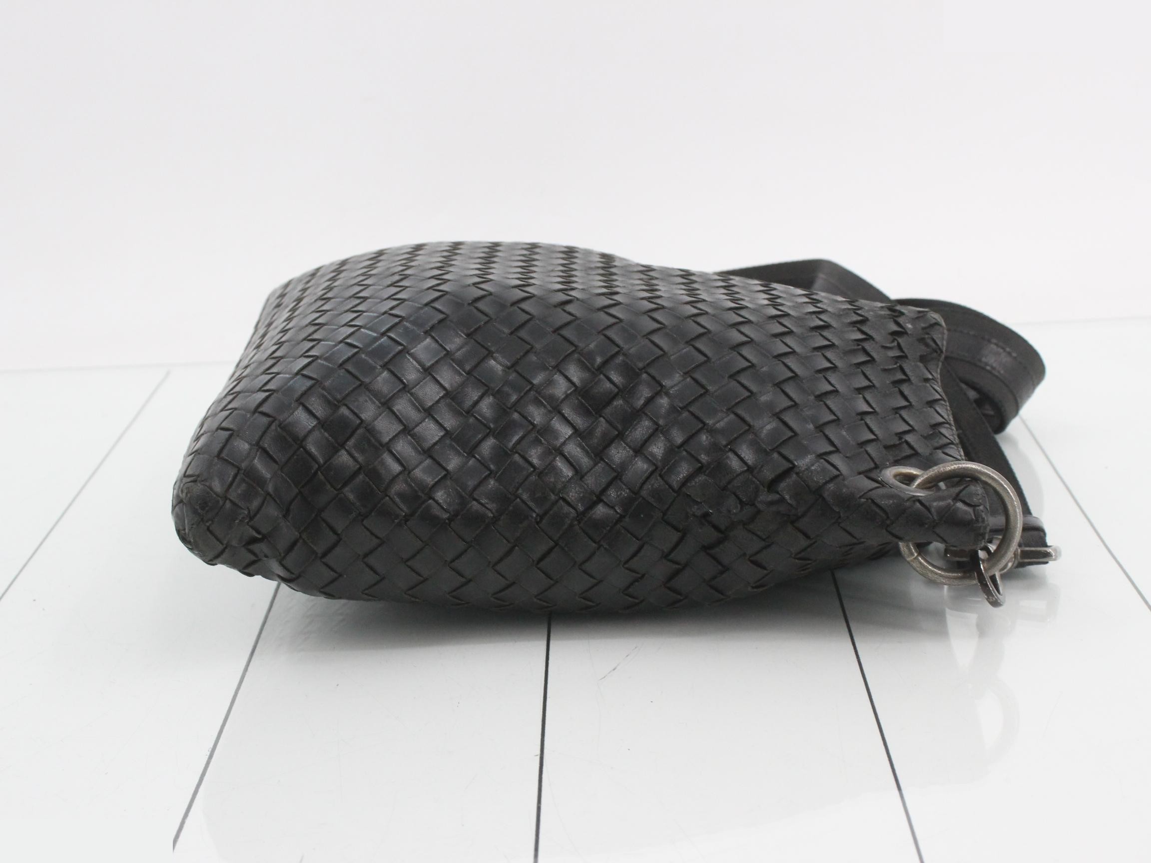 Intrecciato (Bag) - Shoulder Bag - Black — view 3
