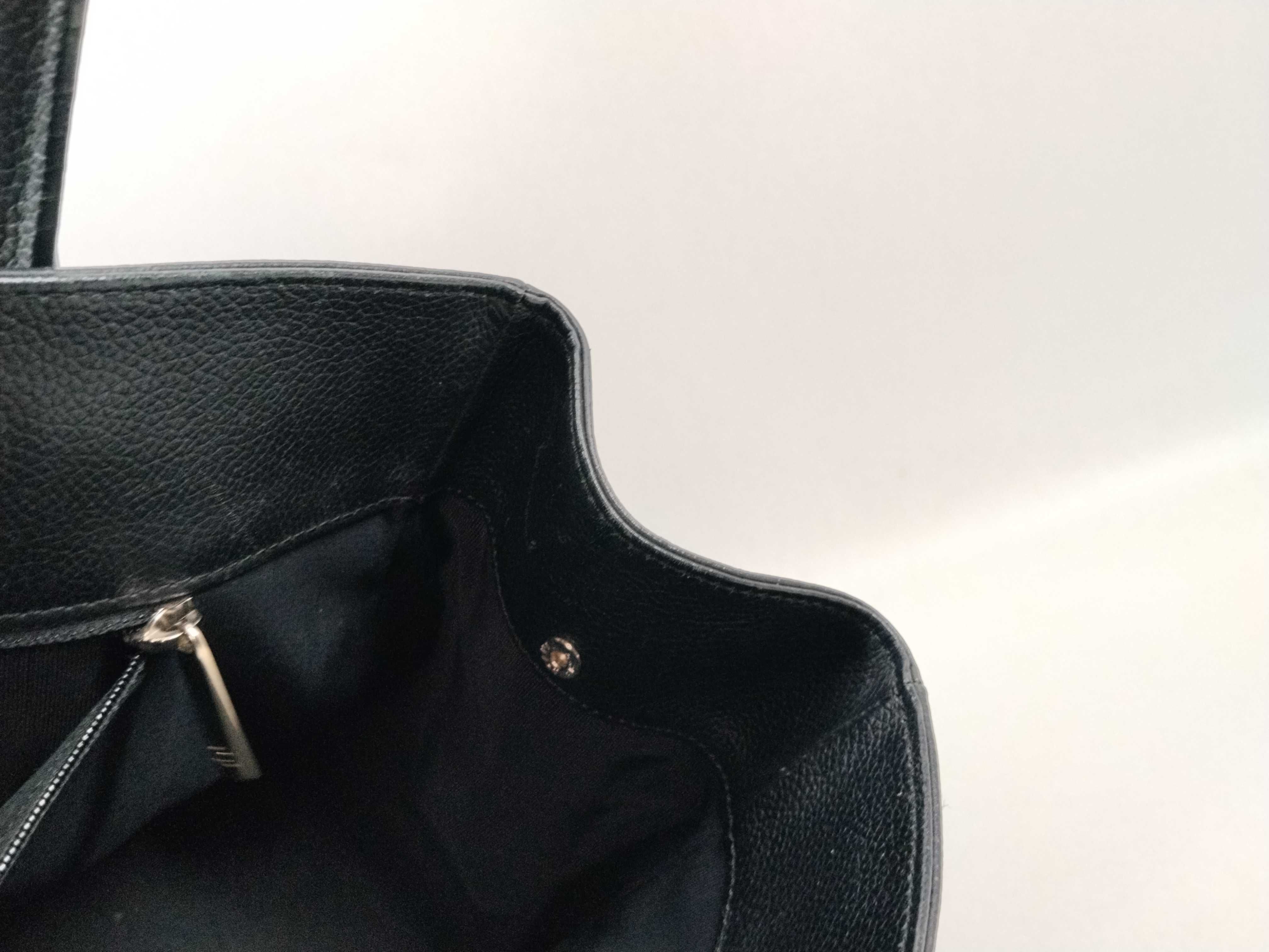 Caviar Skin Turnlock Tote Handbag Tote Bag — view 12