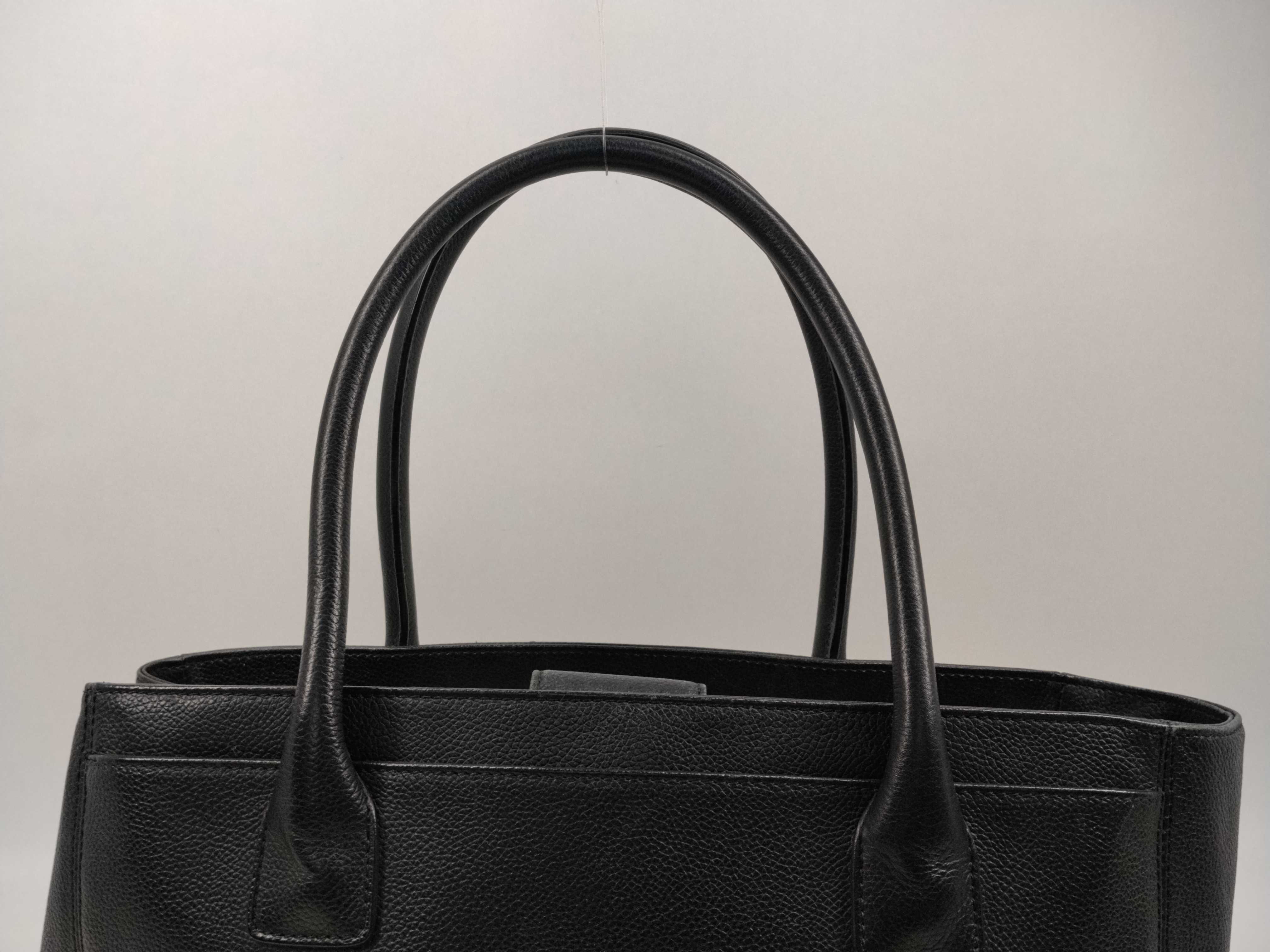 Caviar Skin Turnlock Tote Handbag Tote Bag — view 4